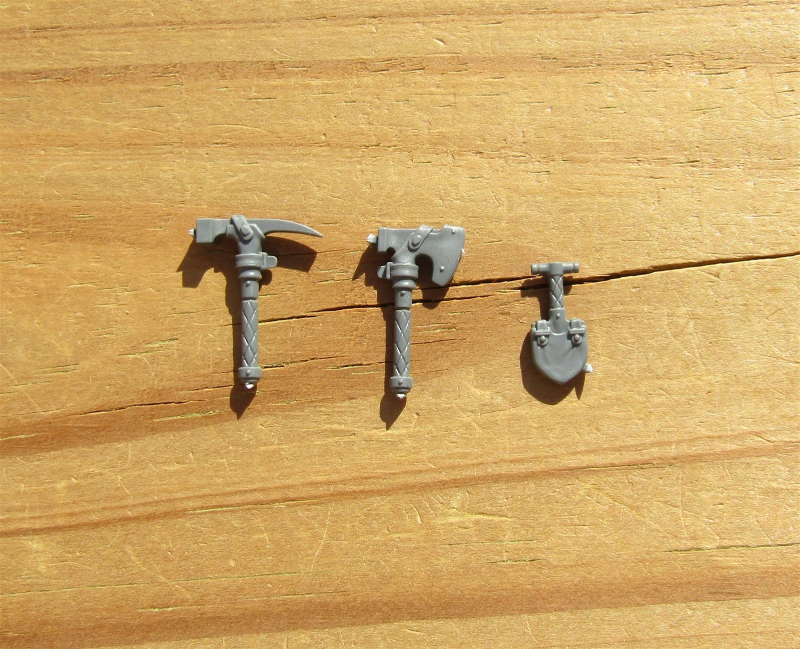 40K Leagues of Votann Hearthkyn Warriors Belt Gear Axe, Pick & Shovel Bits