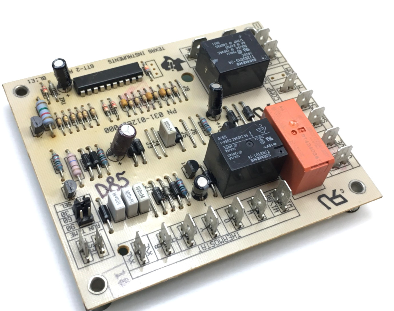 York 031-01268-000 Defrost Control Circuit Board 6TT-2 Rev A BL:E1 used #D85
