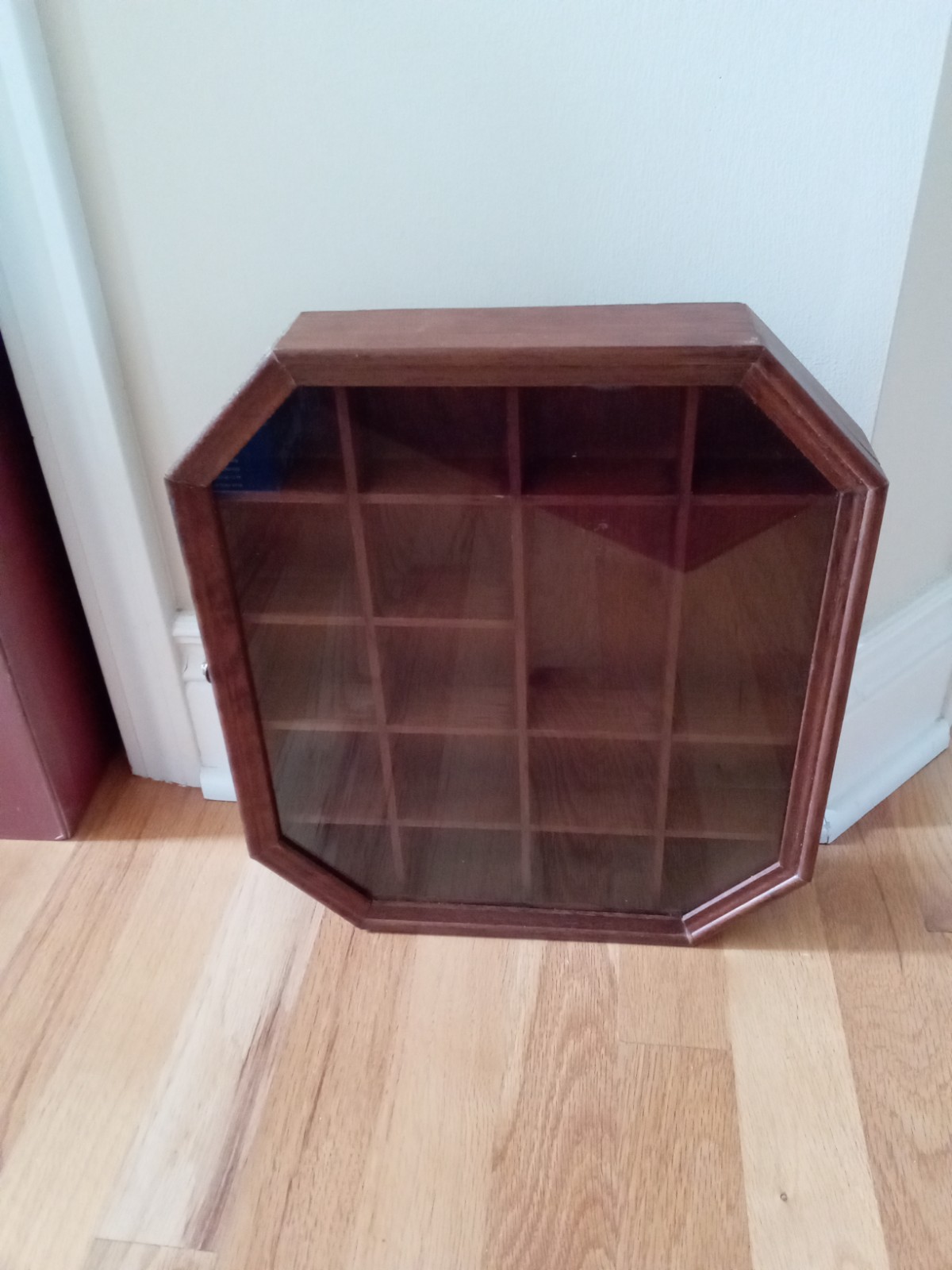 Vintage SMC Wood 13.5" x 11.75" Display Shadow Box w/ Glass Front, read cond.