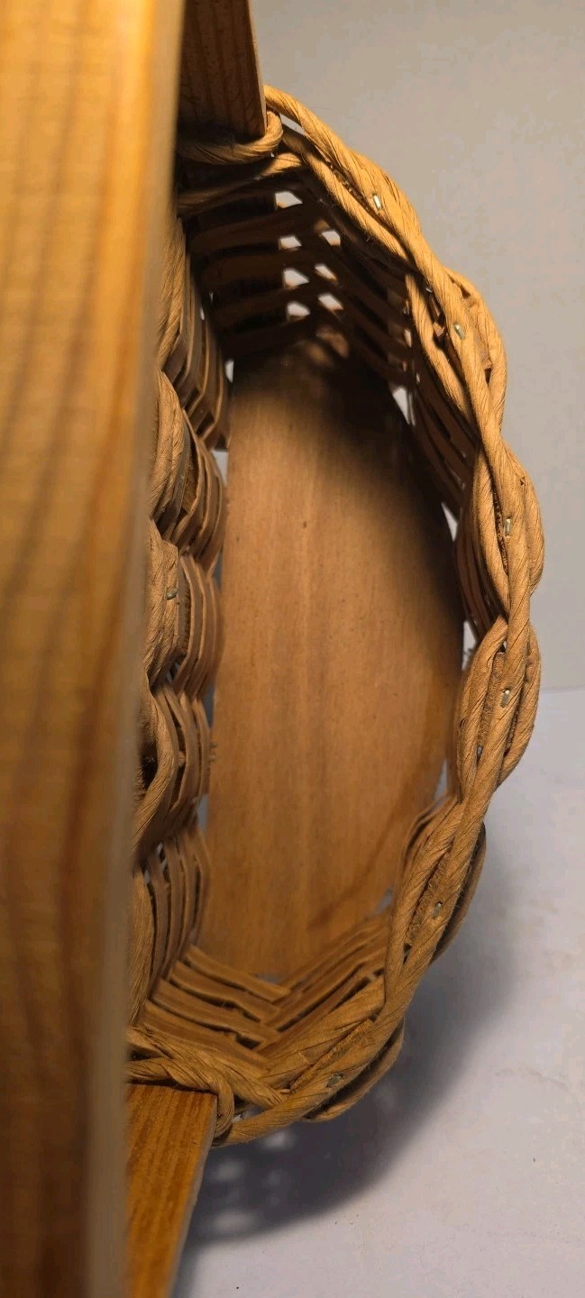 Vintage 2000 Cracker Neck Creek Basket