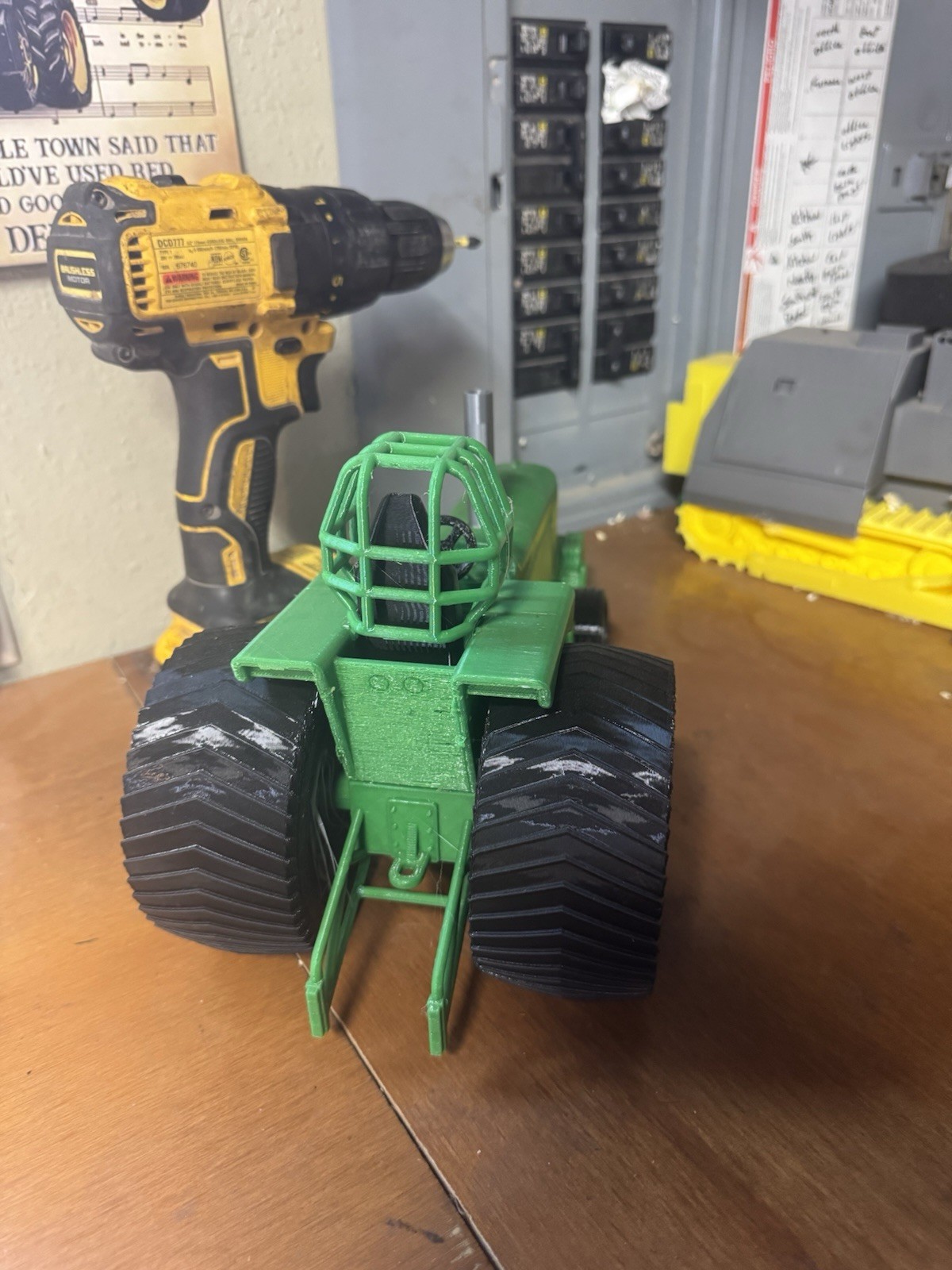 1/16th Pulling tractor - New Generation Green