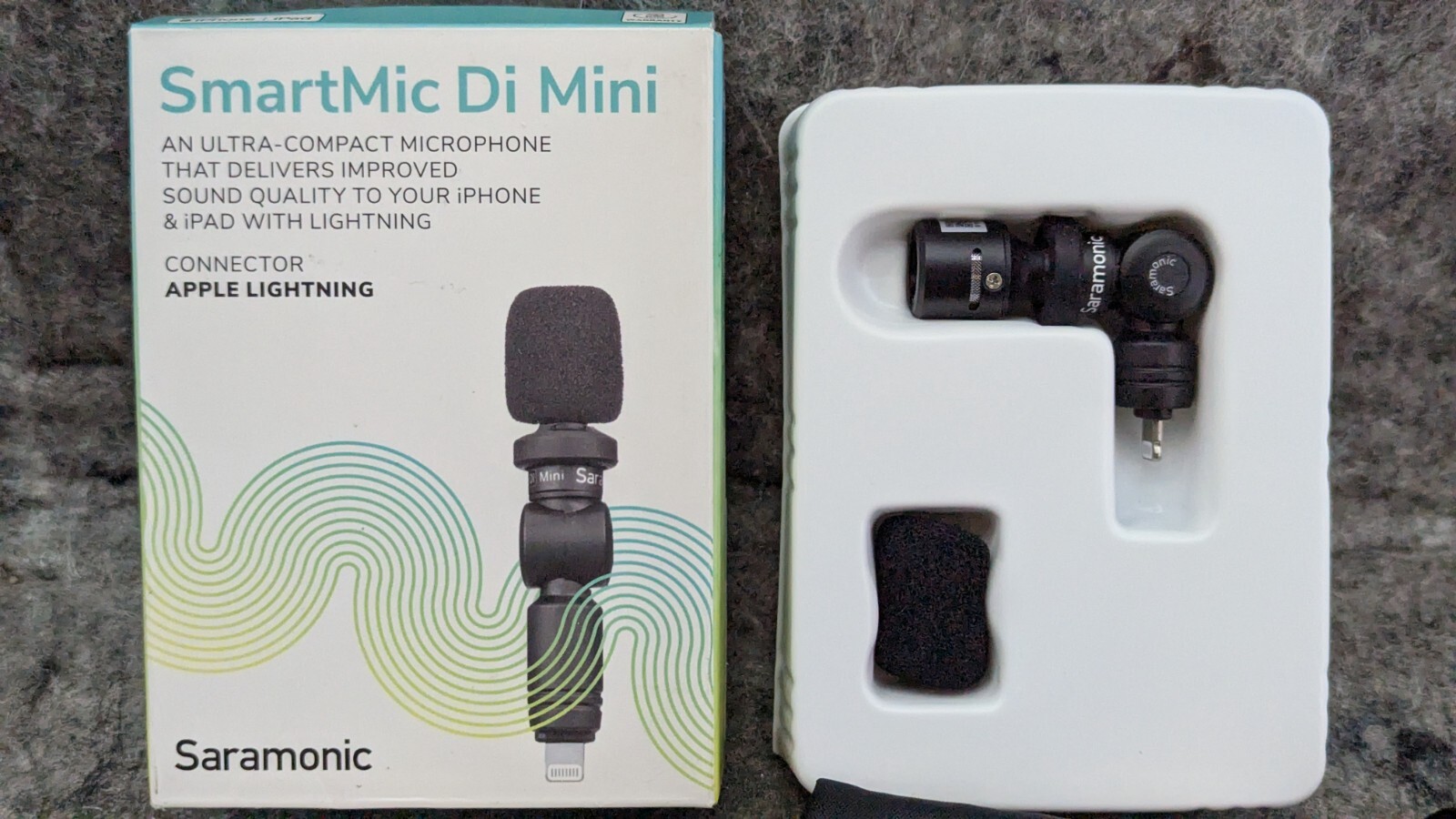 Saramonic Condenser Microphone with Lightning 4 iPhones & iPads SmartMicDiMini