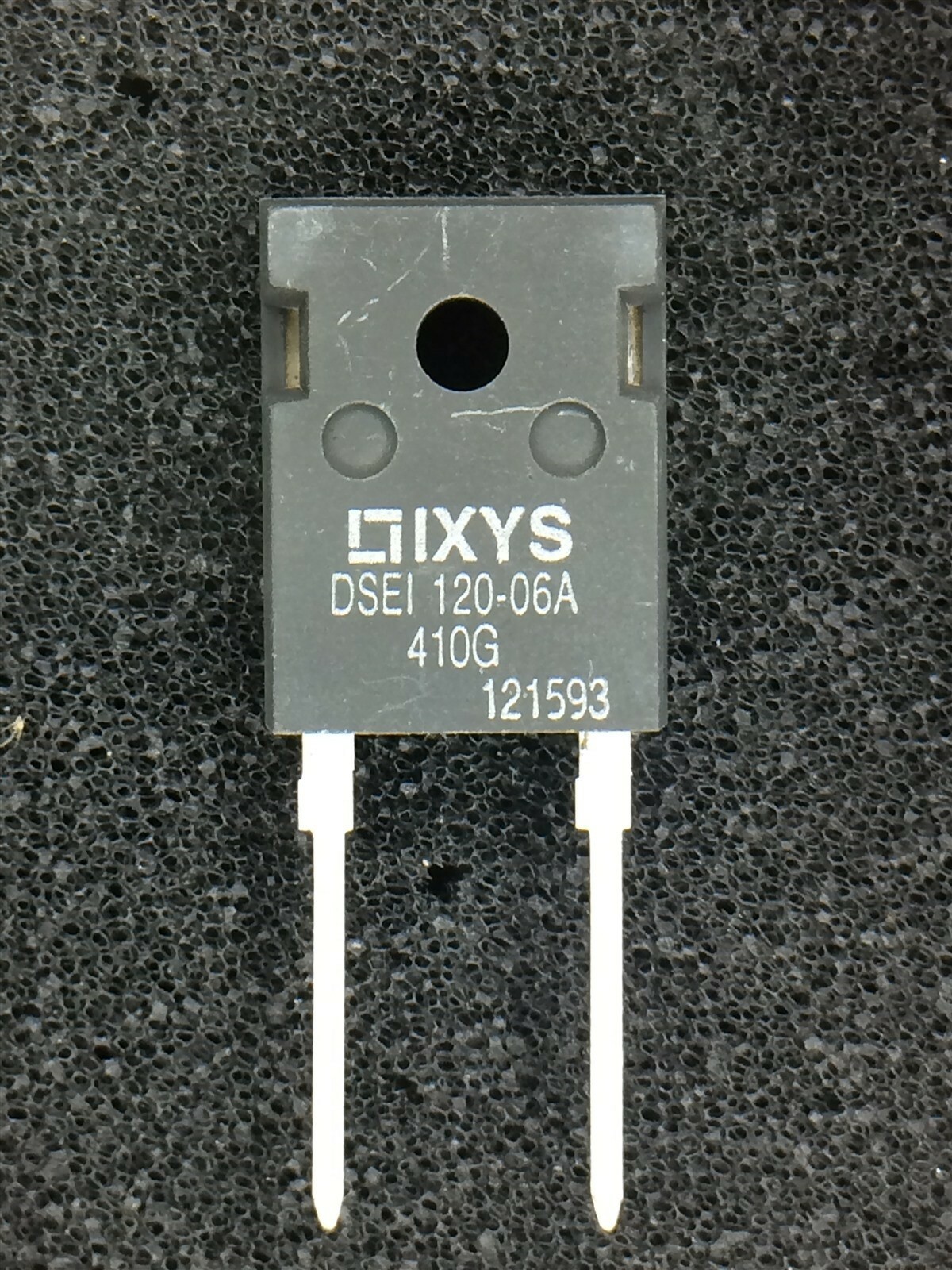 DSEI120-06A IXYS DIODE GEN PURP 600V 77A TO247AD 2 PIECES