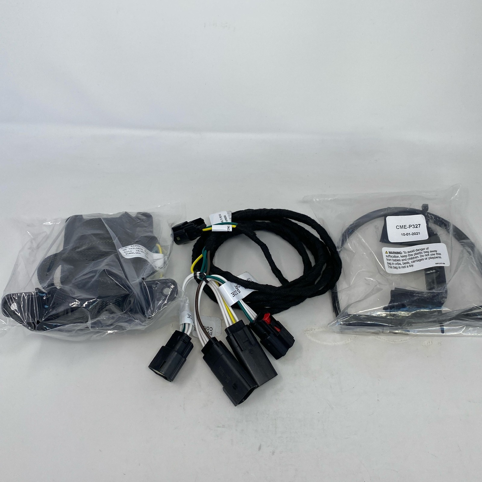 CURT 58266 MultiPro Tailgate Sensor, Black, 2.5in Hitch Cap