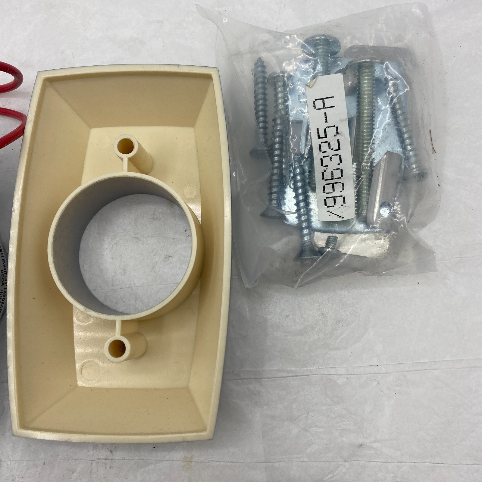 NOTIFIER FIRE-LITE FM996 SURFACE/FLUSH TRI-VOLTAGE ELECTROMAGNETIC DOOR HOLDER