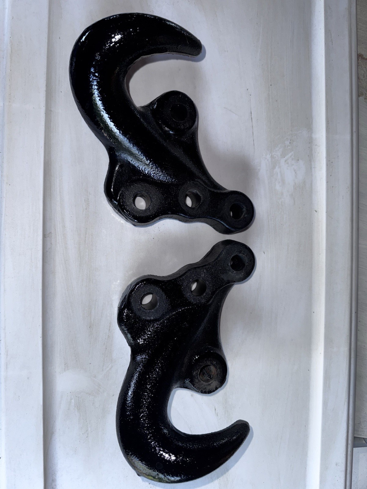 Freightliner M2 106Tow Hooks 15-23690-000 15-23690-001 (Pair) New take off part
