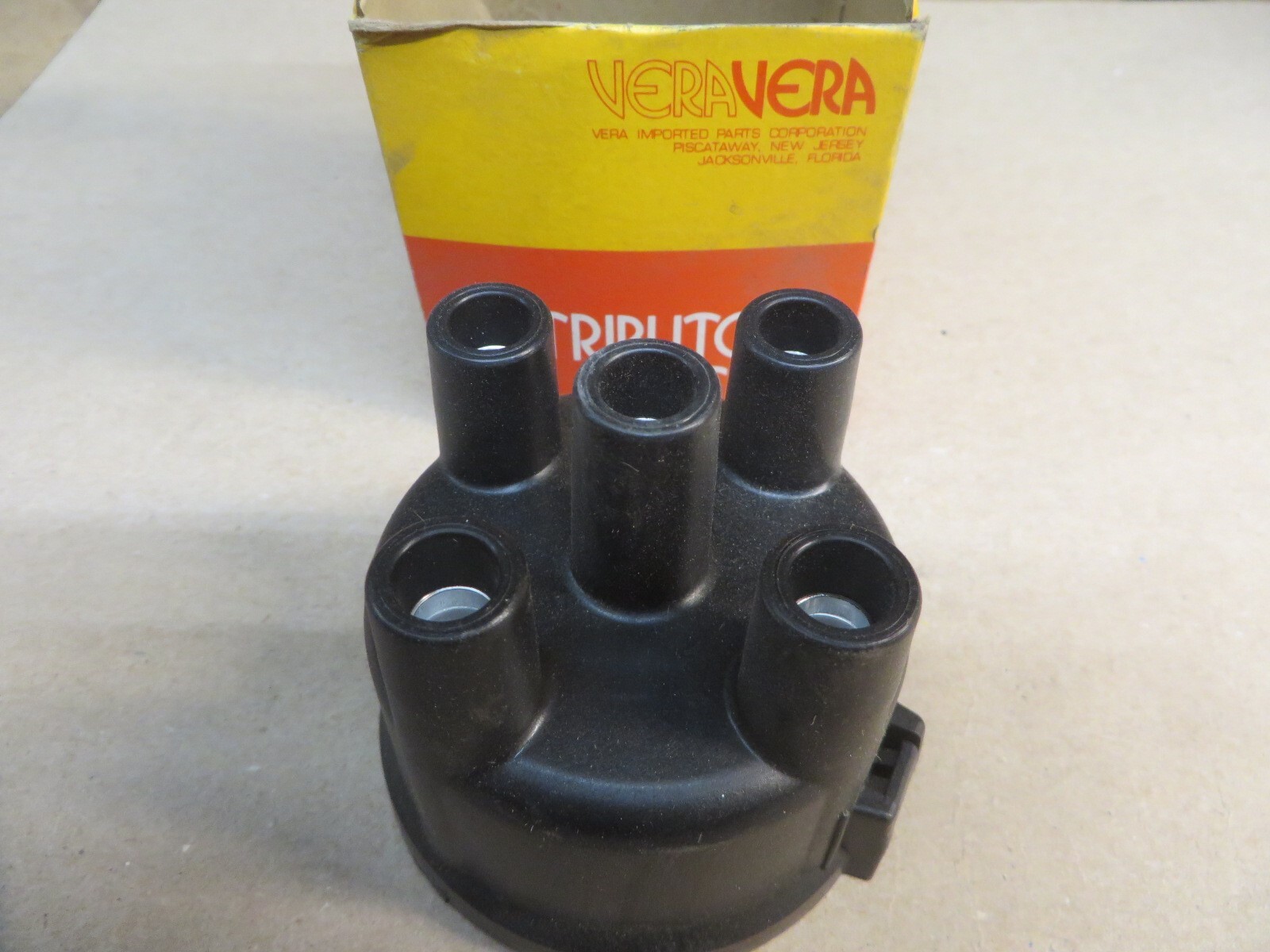 DISTRIBUTOR CAP VERA OEM # 49100 7001 # 15-03538 vintage new N O S