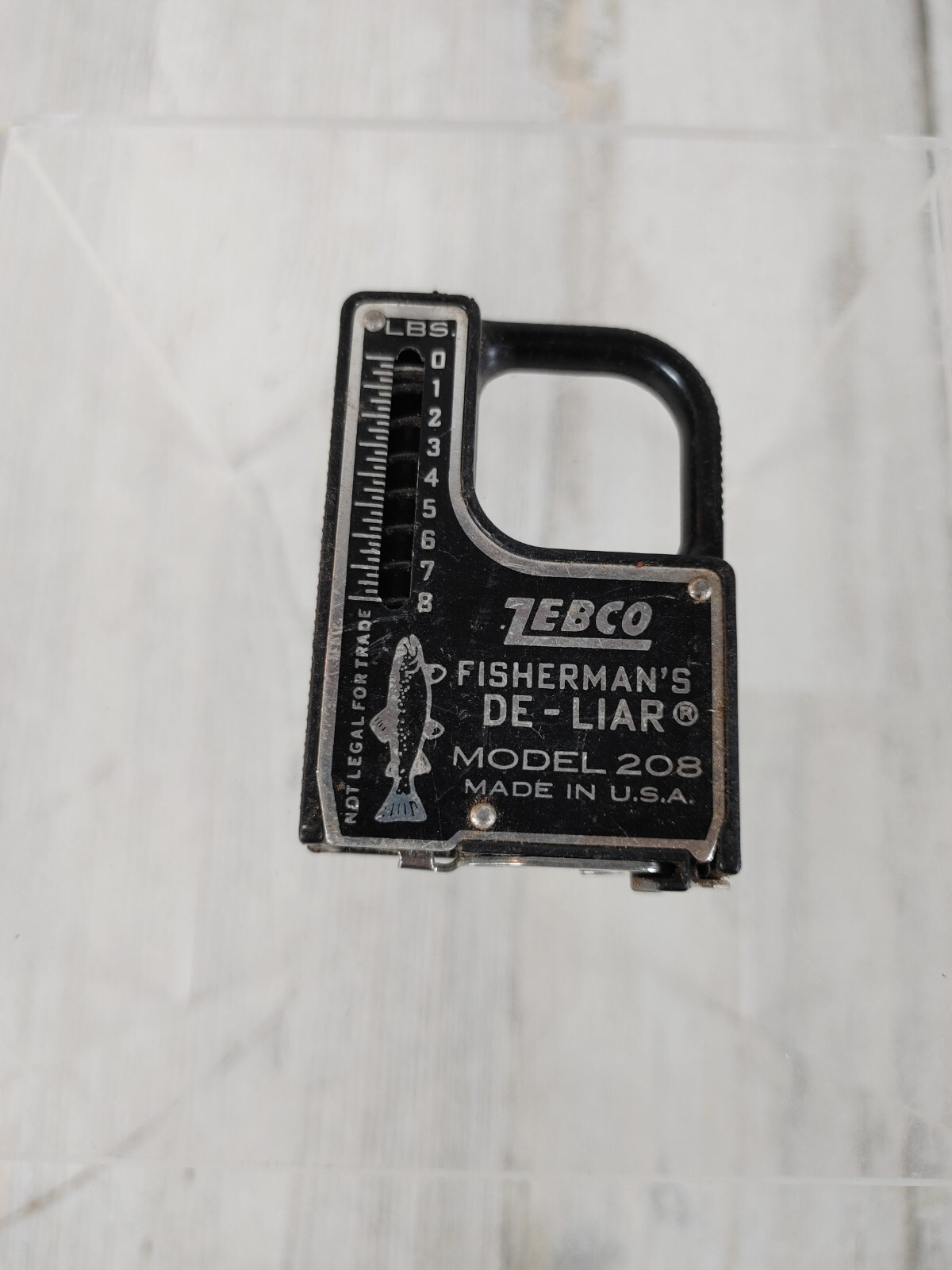 Vintage Zebco Fisherman's De-Liar Model 208 Tape Measure Weight Scale USA