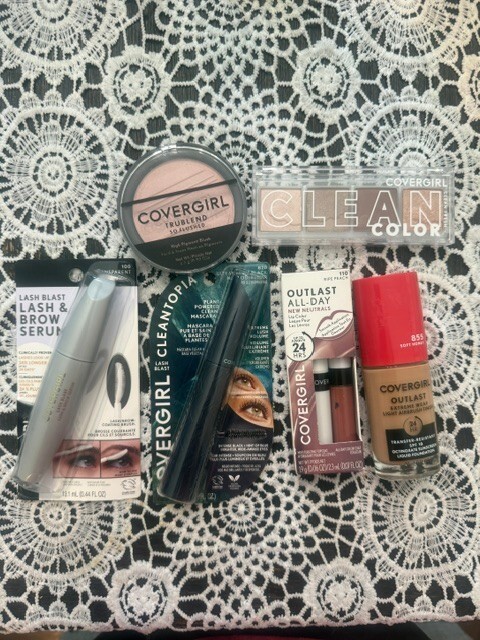 NEW Covergirl make up bundle $66 Retail!