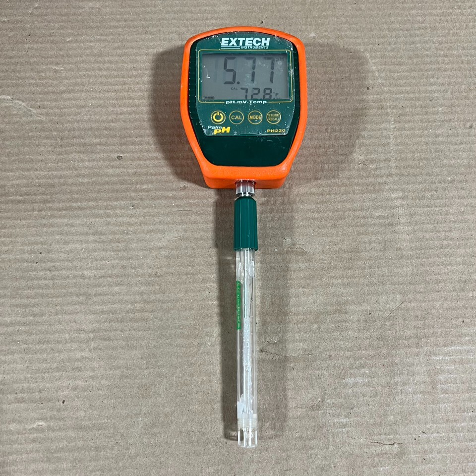 EXTECH INSTRUMENTS PH220 PALM PH TESTER WITH ELECTRODE
