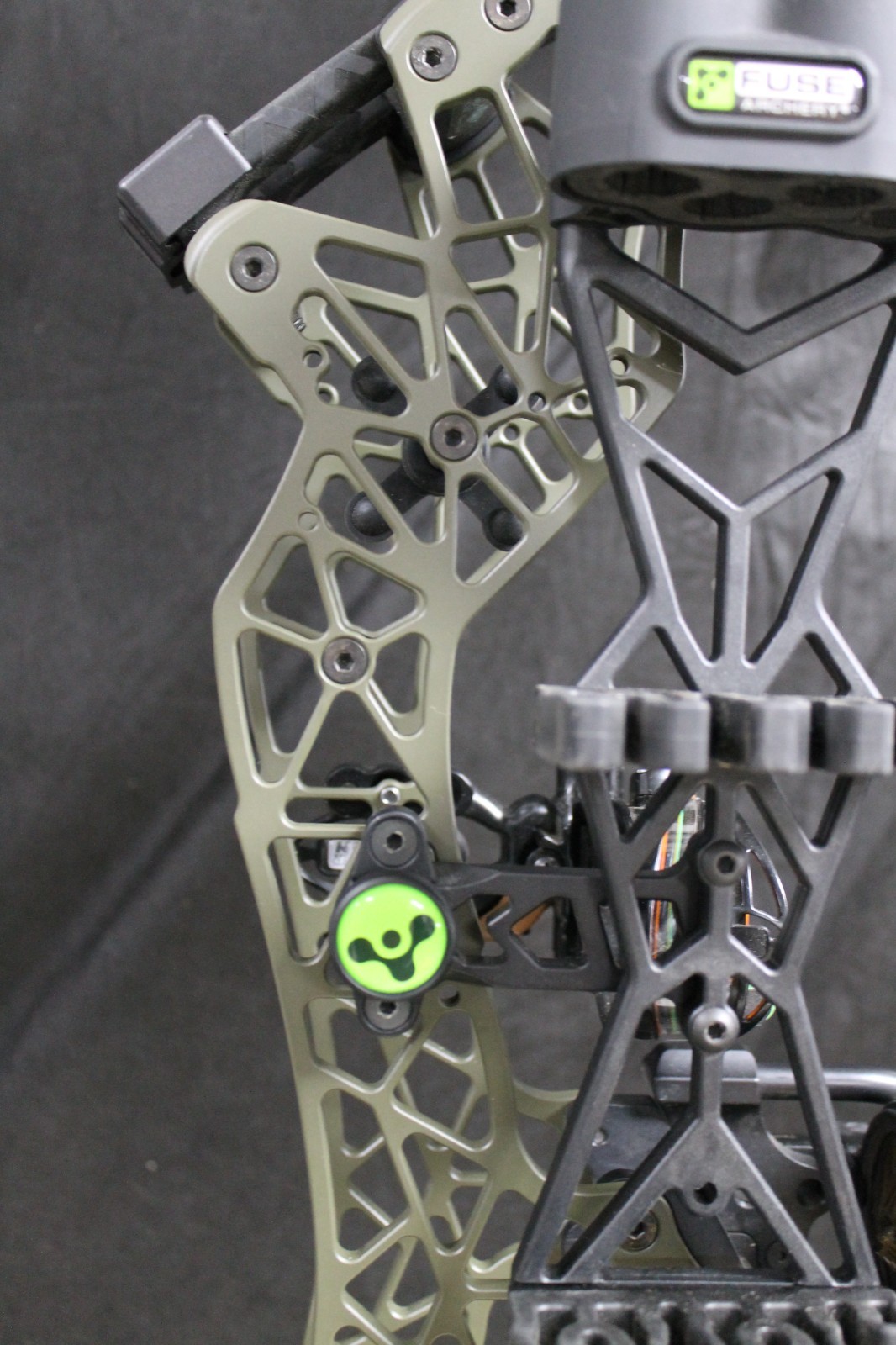 Gearhead Disrupter Pro 24 - RH - 75# - Green - LOADED!!!
