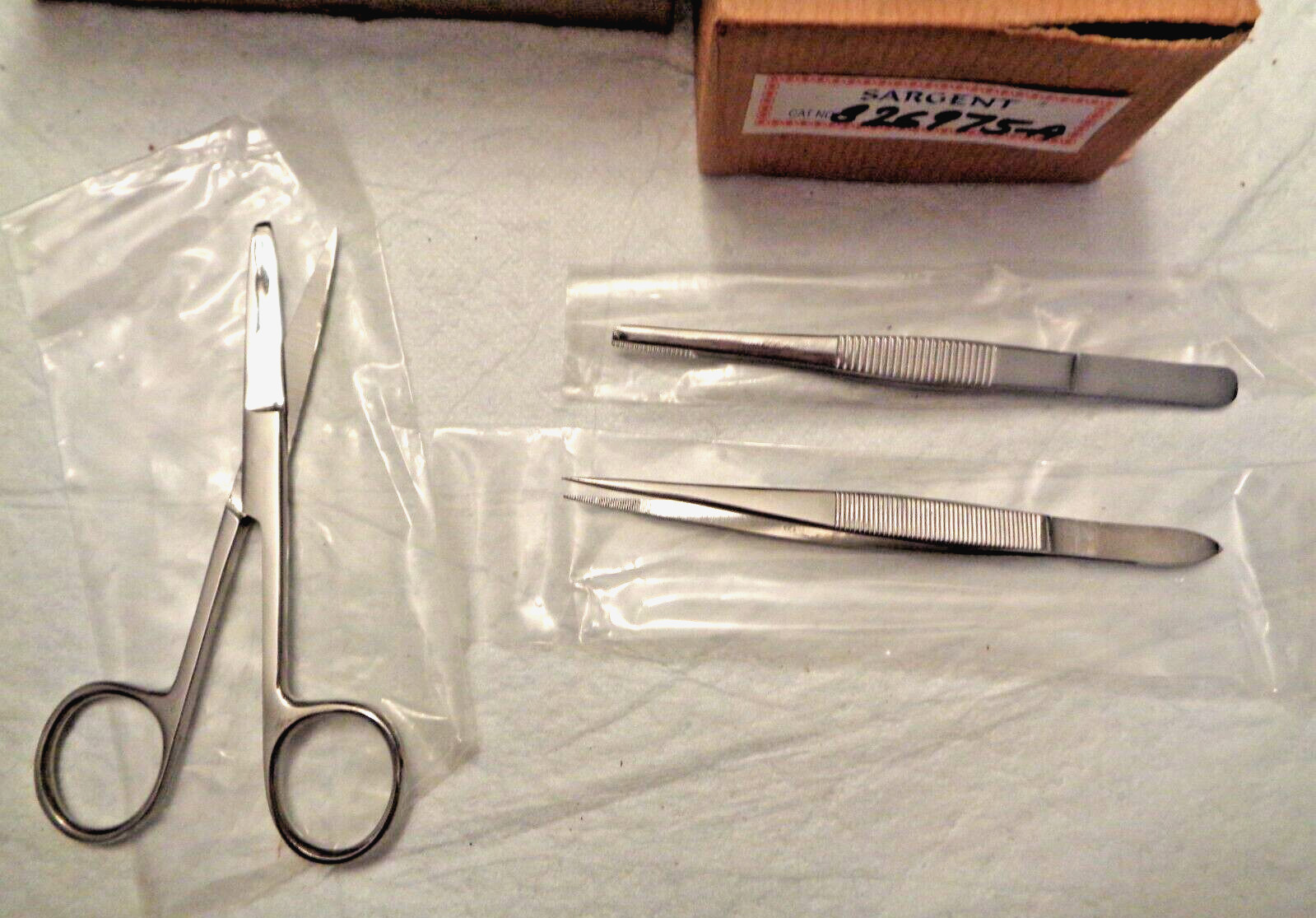 1 Pair DISSECTING SCISSORS Straight, with 2 sets of Forceps / Tweezers Stainless