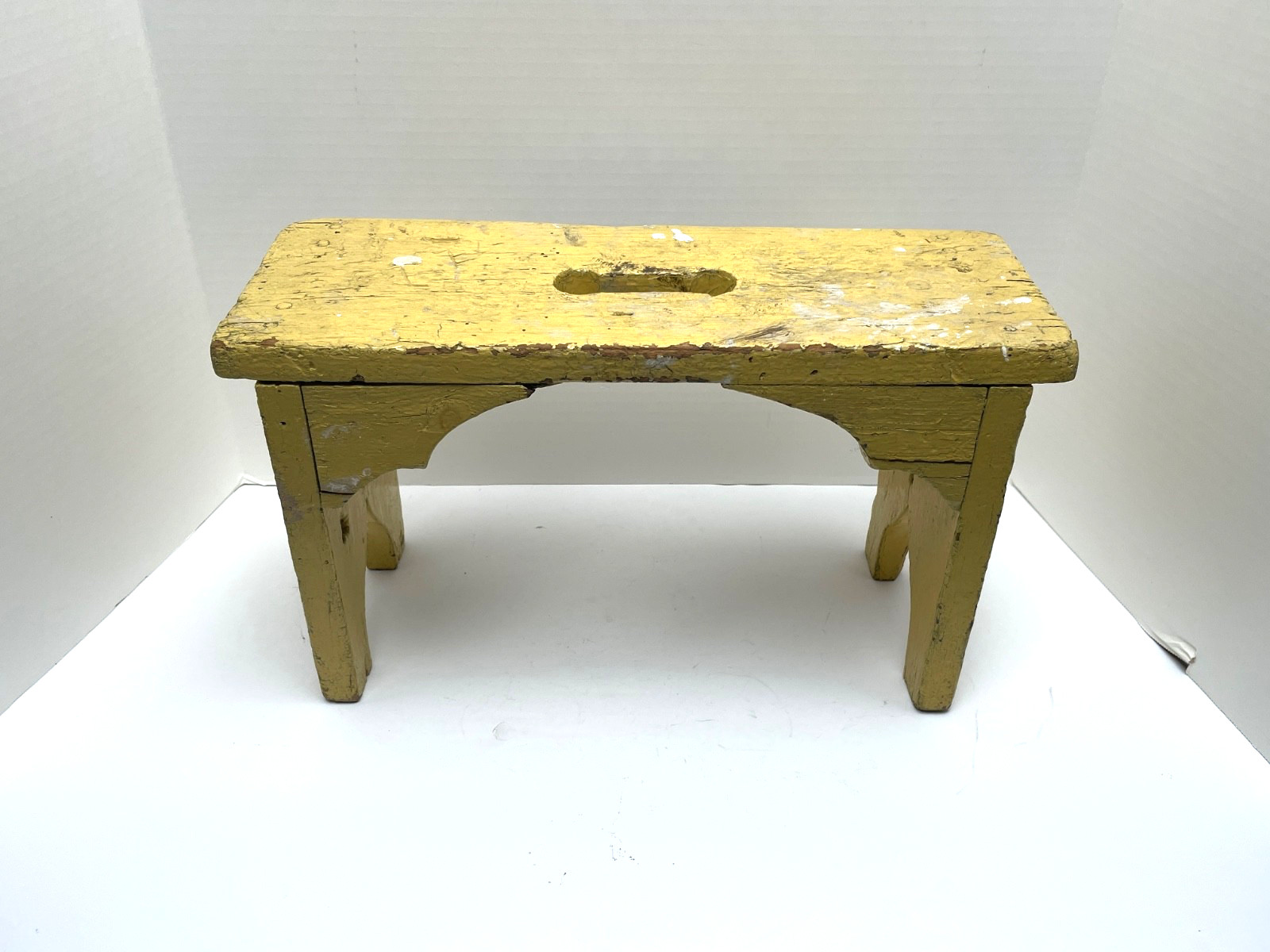 VINTAGE SMALL WOOD BENCH / FOOT STOOL
