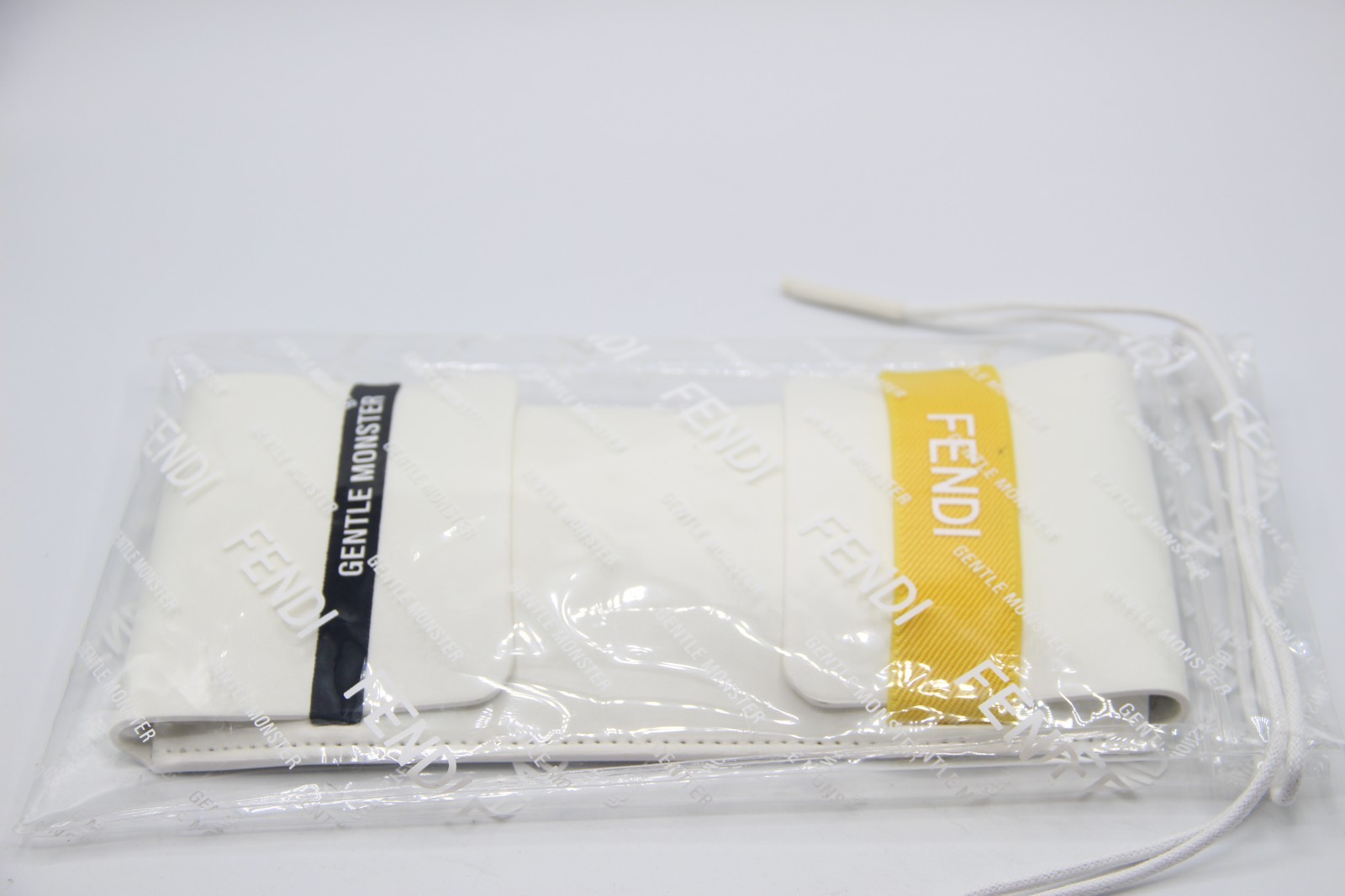 NEW FENDI AUTHENTIC EYEGLASSES SUNGLASSES WHITE POUCH CASE