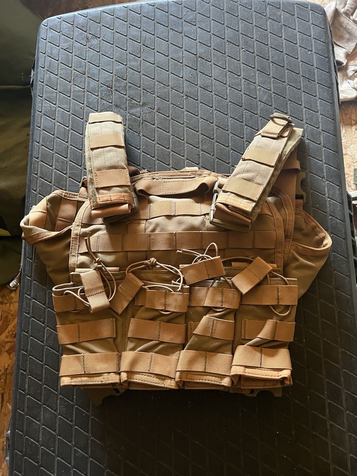 Coyote Brown RRV Rhodesian Recon Vest Style Chest Rig – 4 Mag – Untagged