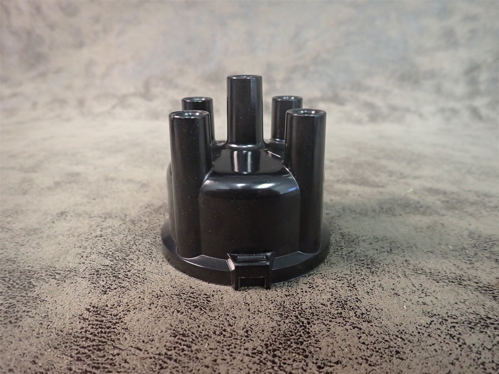 NEW WVE 5D1081 Distributor Cap (G147)