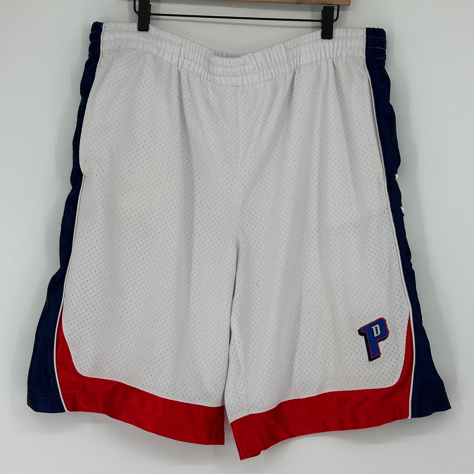 Vtg NBA Detroit Pistons Basketball Shorts Embroidered XL Retro Gorpcore read