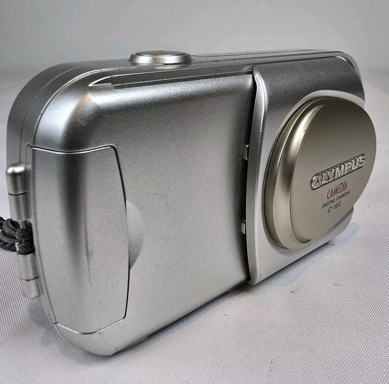 Olympus Digital Camera Camedia C-160 Zoom 3.2MP Silver Good Working Condition