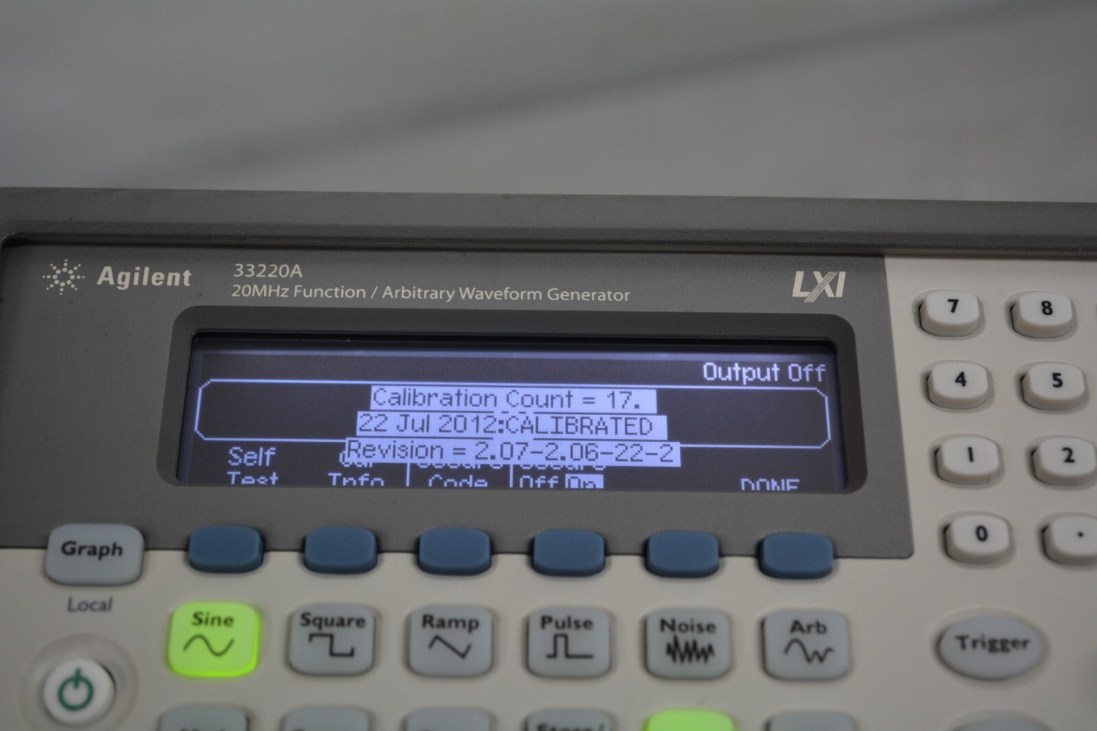 ^ Agilent 33220A 20 MHz Function Arbitrary Waveform Generator #X3431