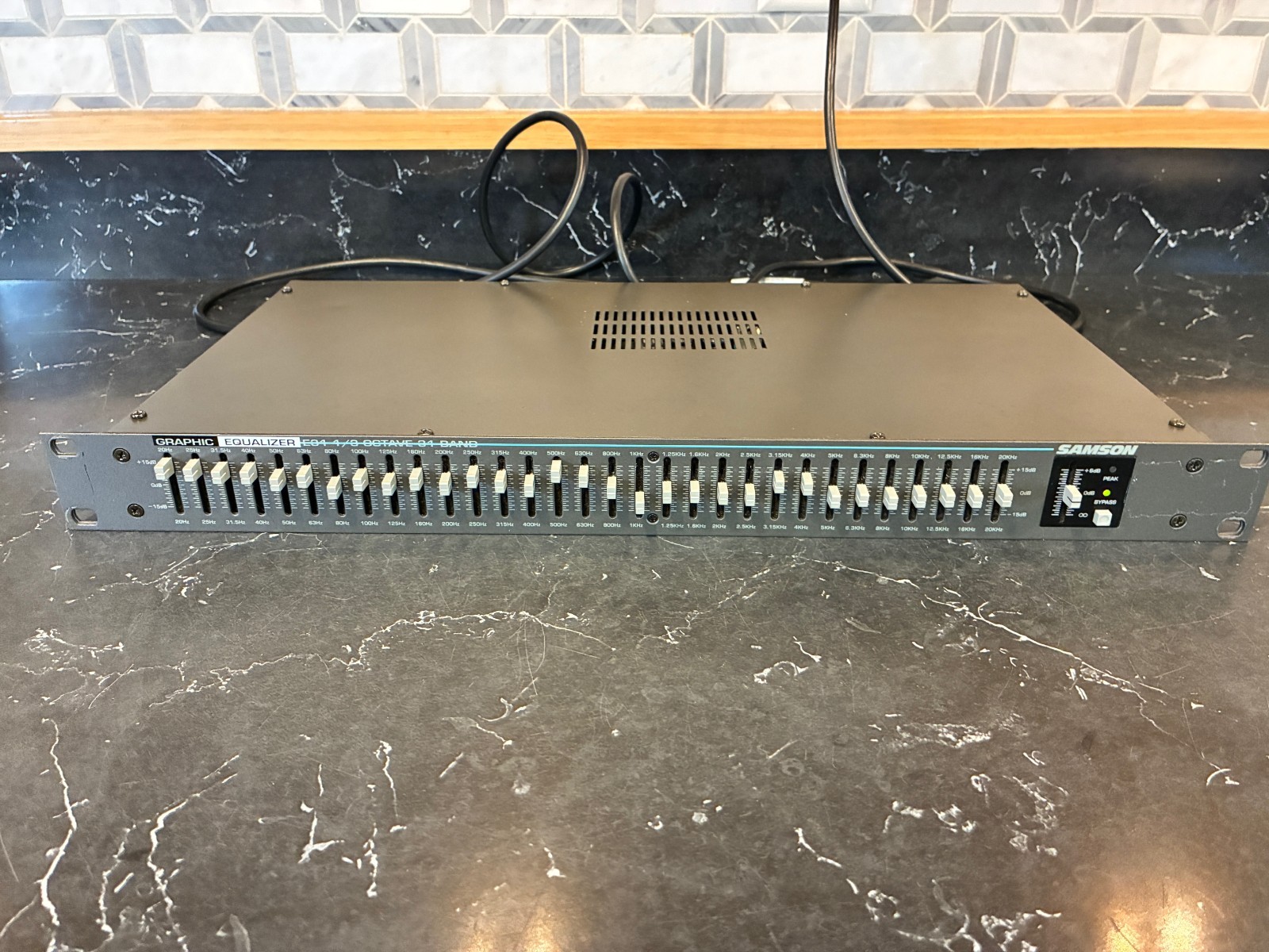Samson E31 1/3 OCTAVE 31 BAND CONSTANT Q Graphic Equalizer