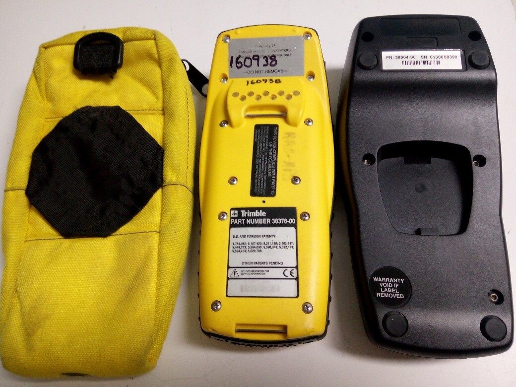 Trimble GeoExplorer 3 GPS Data Collector 38376-00 Base 38604-00 (w/Data Cable)