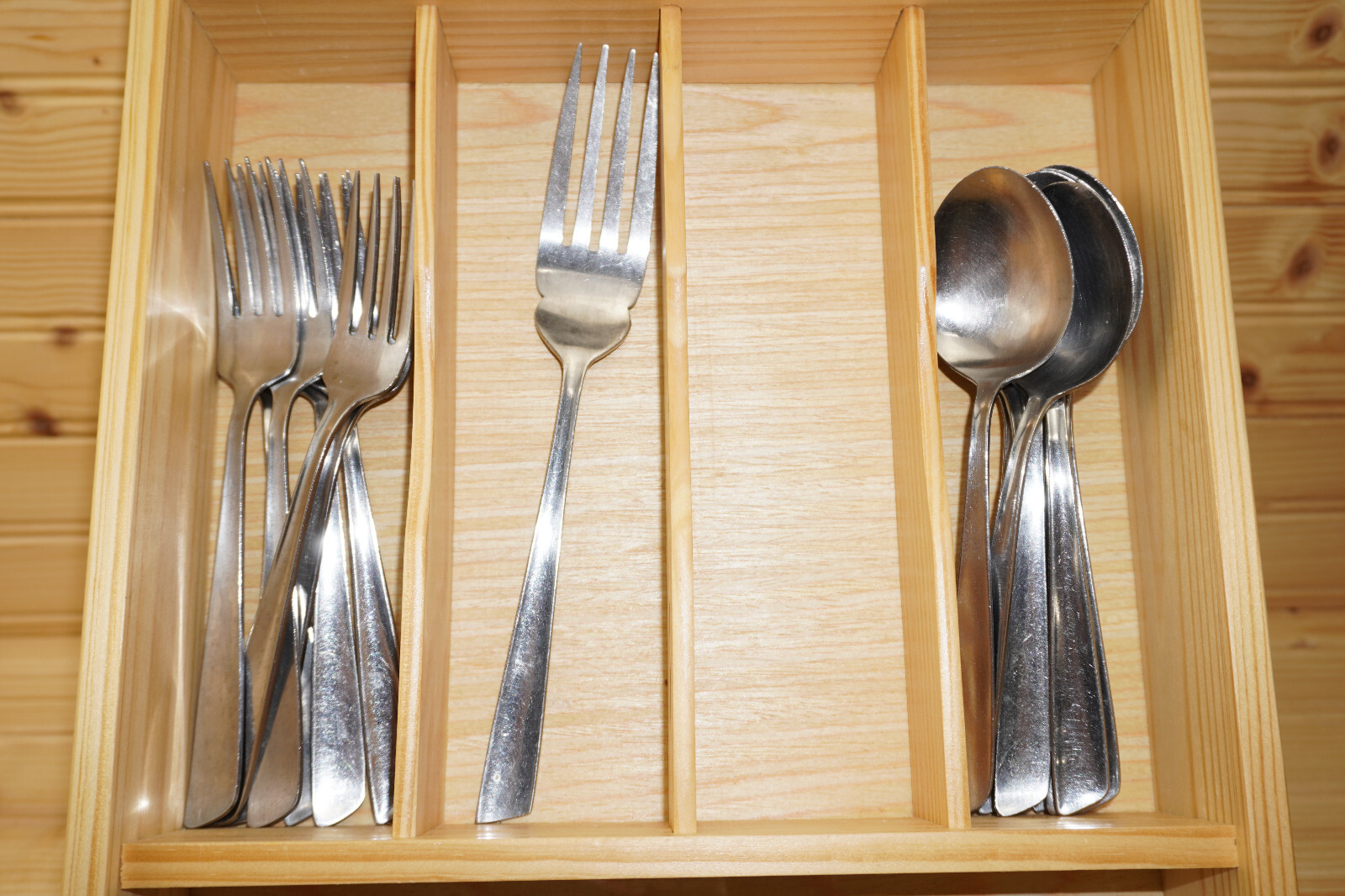 Linmark LNM3 27 Pieces Dinner Forks Table Spoons Knives Meat Fork