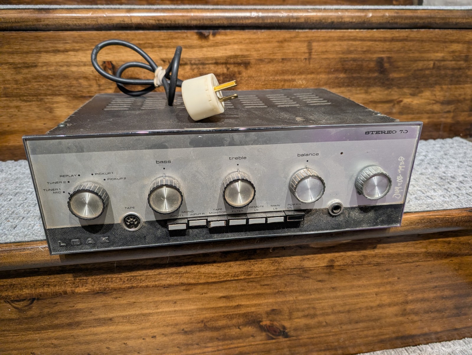 Leak Stereo 70 Integrated Amplifier for Parts or Restoration