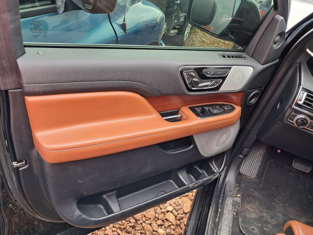 NAVIGATOR 2019 Glove Box 4815593