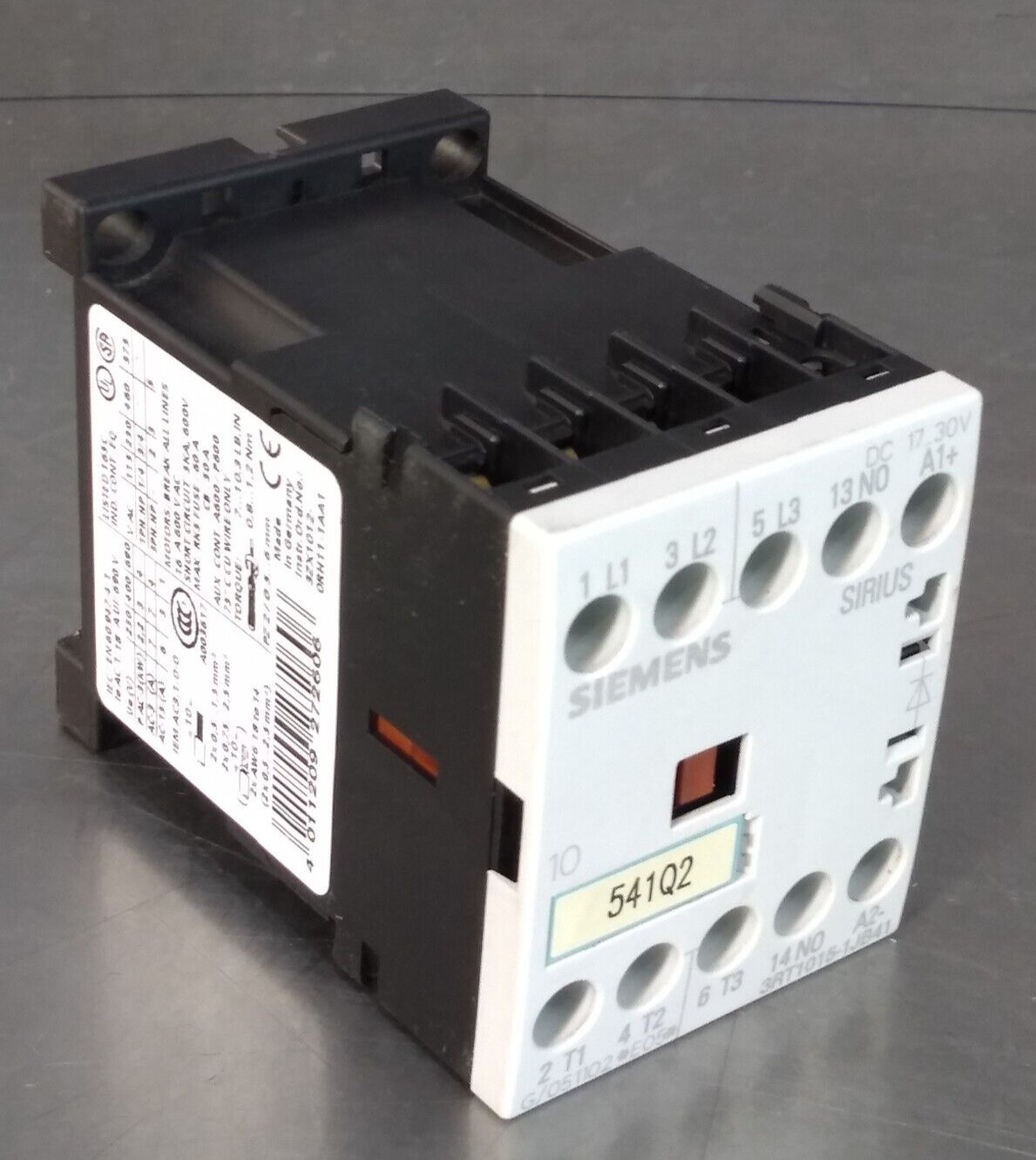 Siemens 3RT1015-1JB41 Contactor                                          Loc4E2