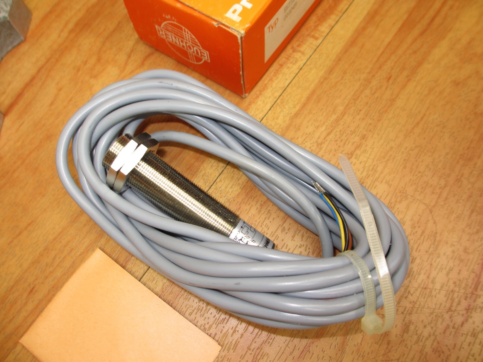 Euchner EGT18 X05 UP 024 5000 *NEW* Proximity Switch Sensor 010249