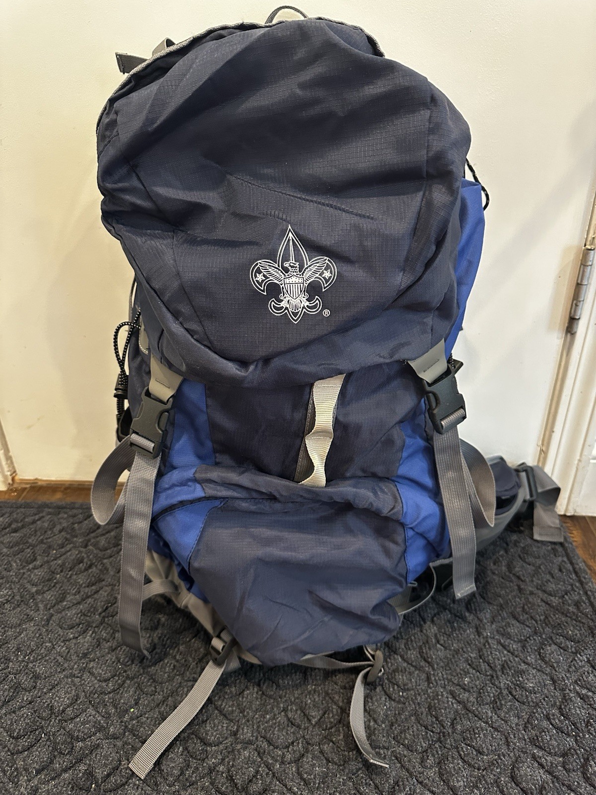 Boy Scouts of America Hiking Backpack Mountaineer Blue 70L BSA USED ONCE