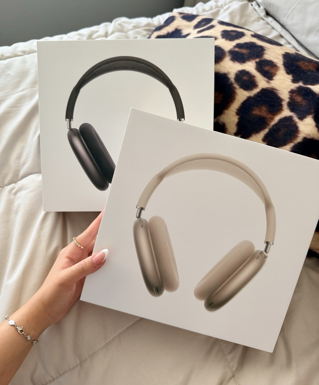 Apple AirPods Max Starlight