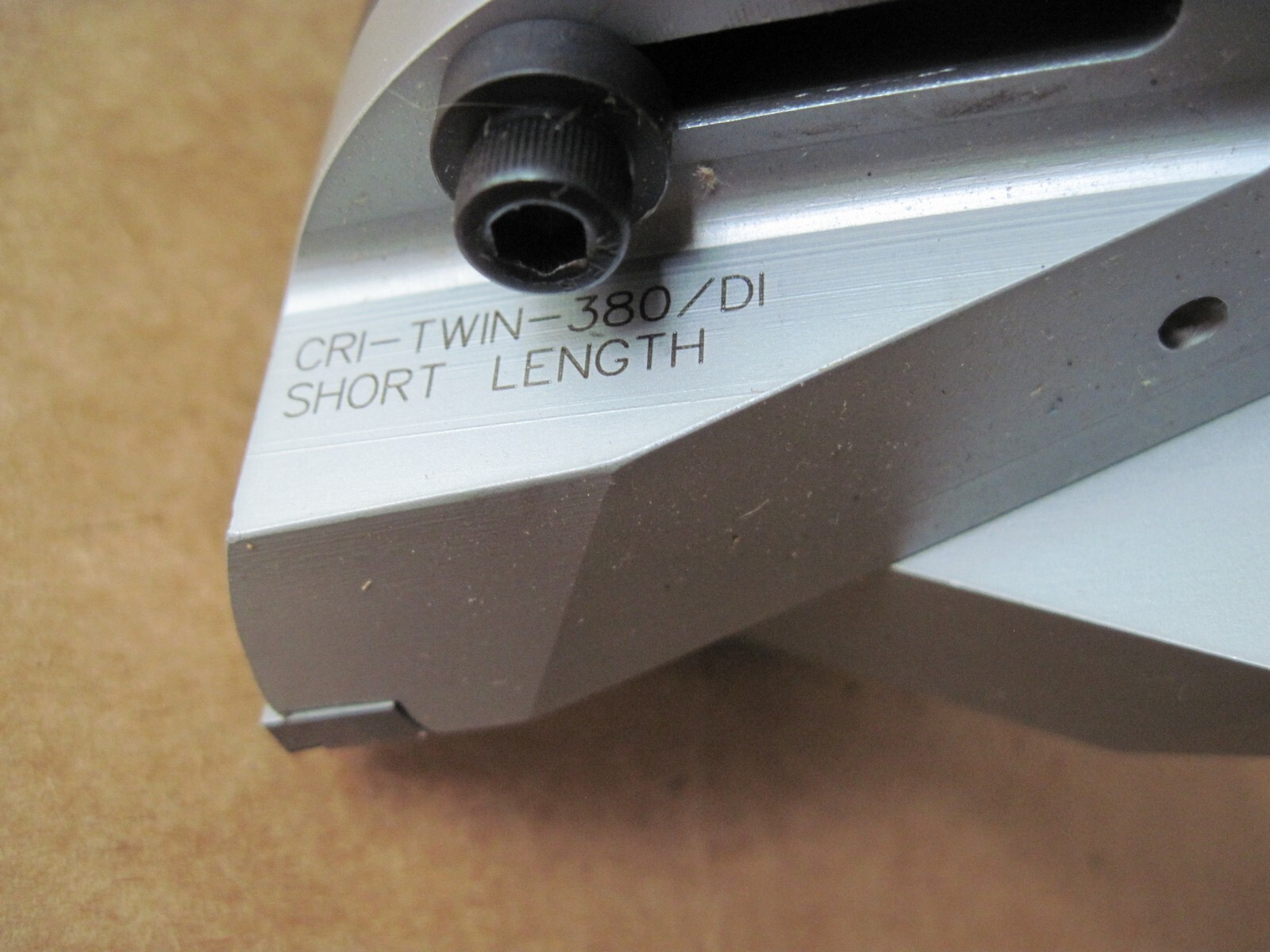 Criterion Cri-Twin 380 Boring Head, 3" Body, 1-1/2-18 Mount, Standard / Short