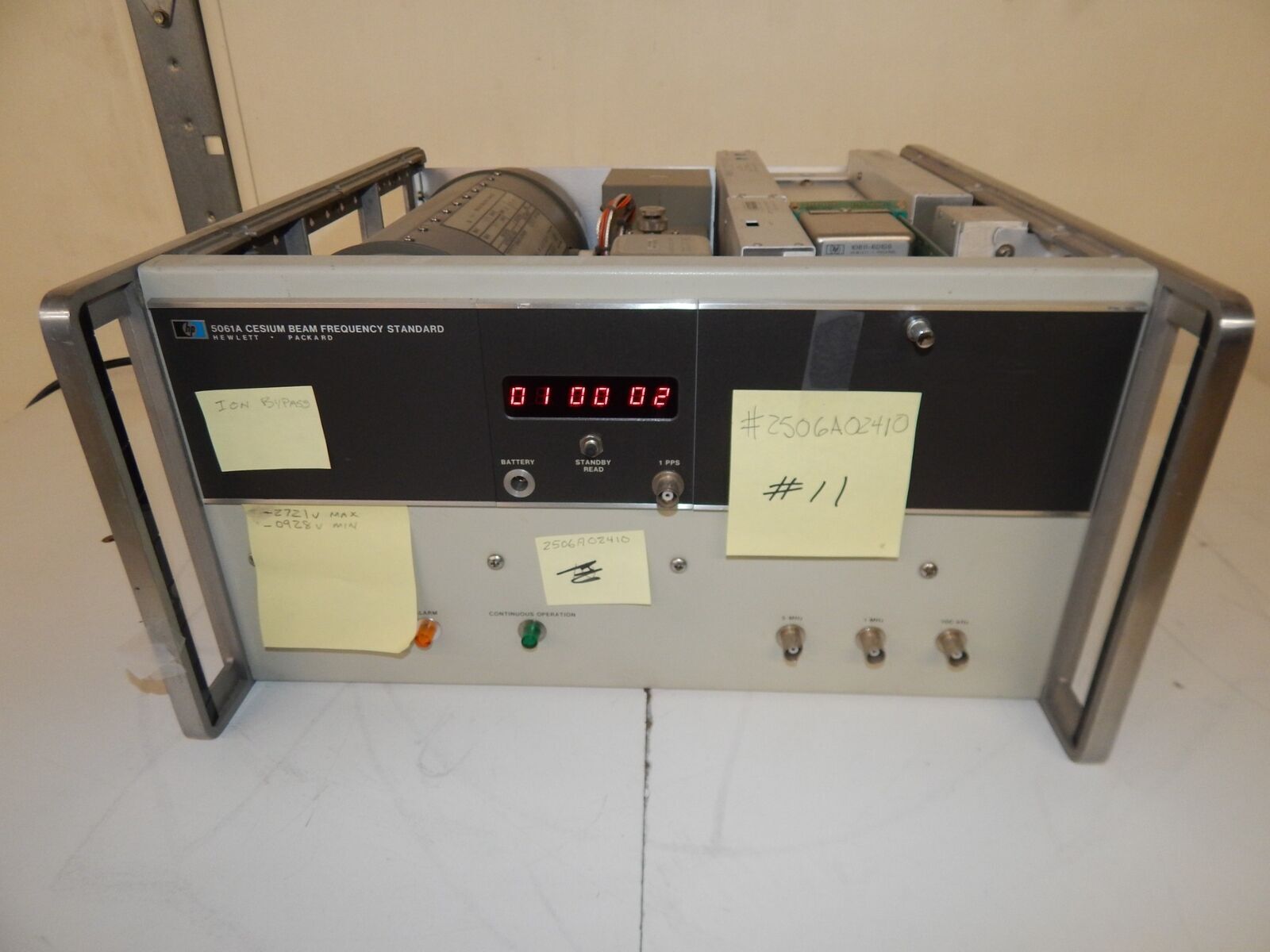 *TC* HEWLETT PACKARD HP 5061A CESIUM BEAM FREQUENCY STANDARD-  TUBE (FQM61)