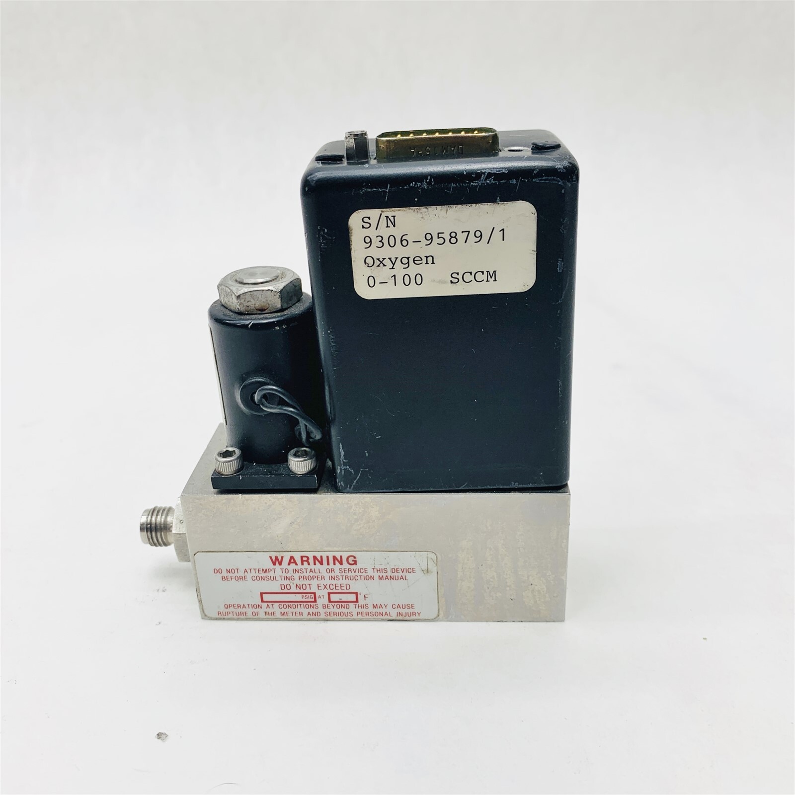 Brooks 5850C Series Oxygen O2 0-100 SCCM Flow 70F Ref Temp Mass Flow Controller