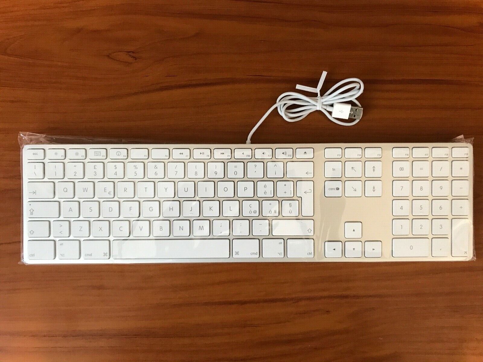 Original Apple Aluminum Wired USB Keyboard - Italian Version Very Rare T658-0327
