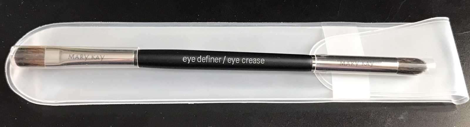 New Mary Kay Eye Definer / Crease Brush w/ Clear Carry Pouch / Sleeve Fast Ship