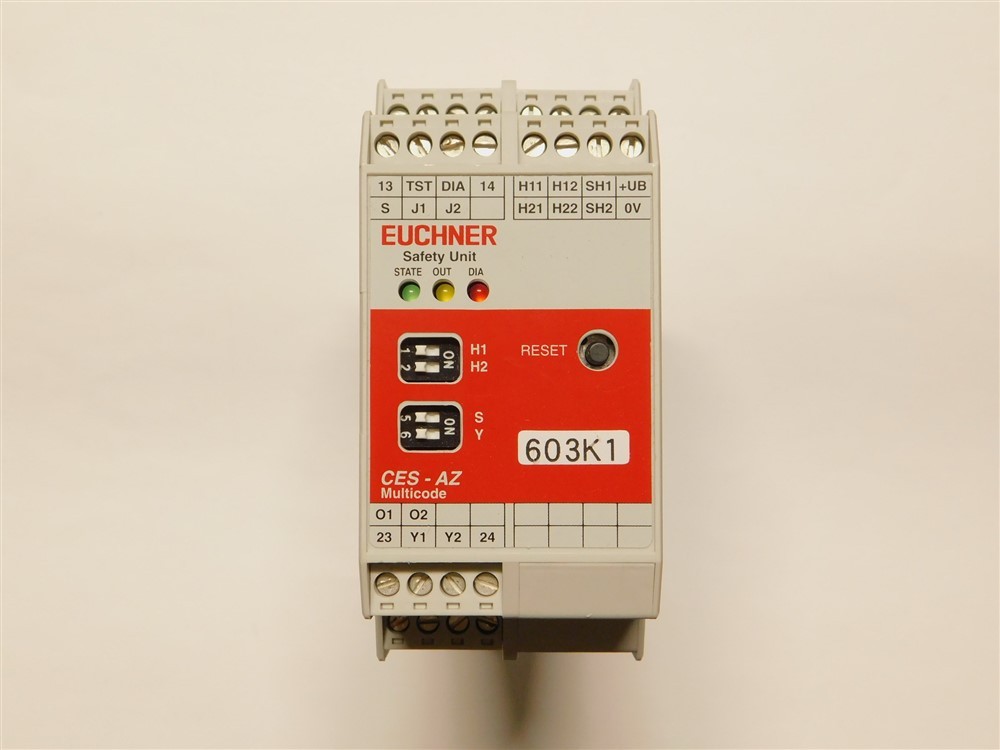 Euchner CES-AZ-UES-02B Din Rail Mount Safety Evaluation Module for 2 Read Heads