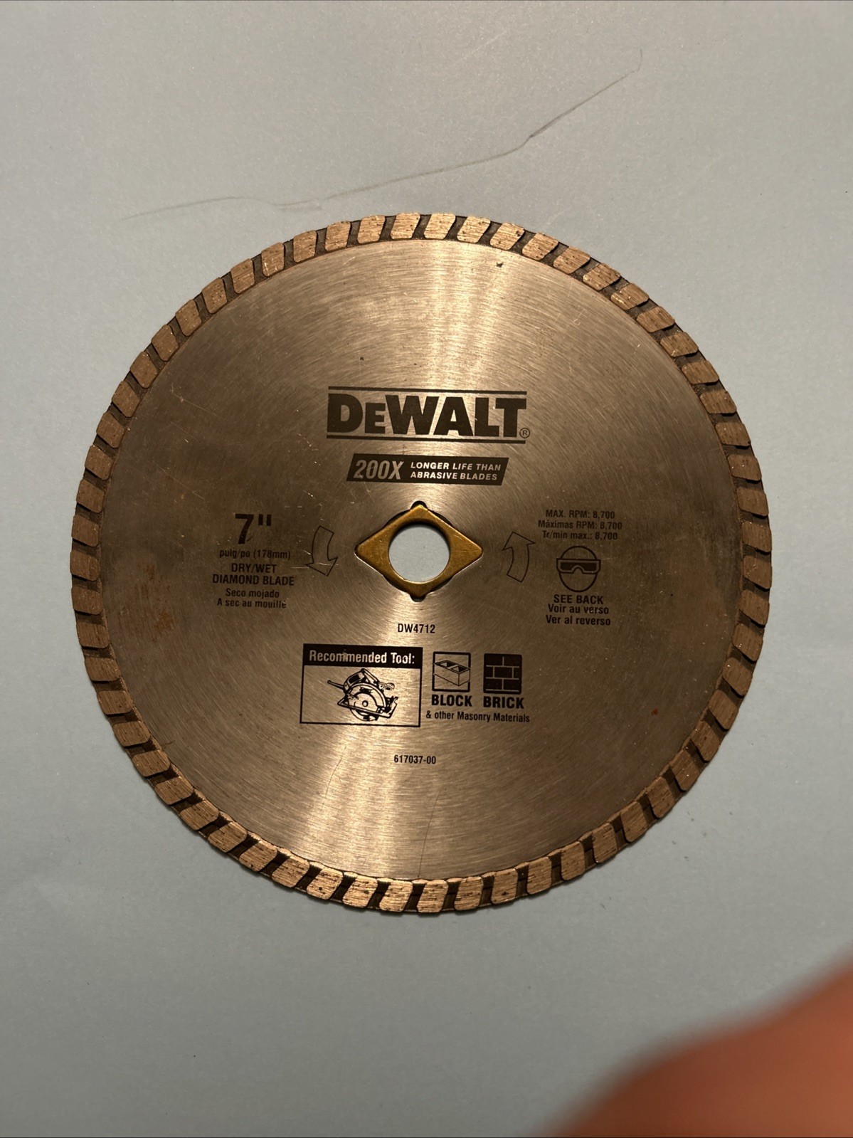 DEWALT DW4712 Dry & Wet Diamond Disc Blade Turbo Rim 7 Inches Smooth Cutting