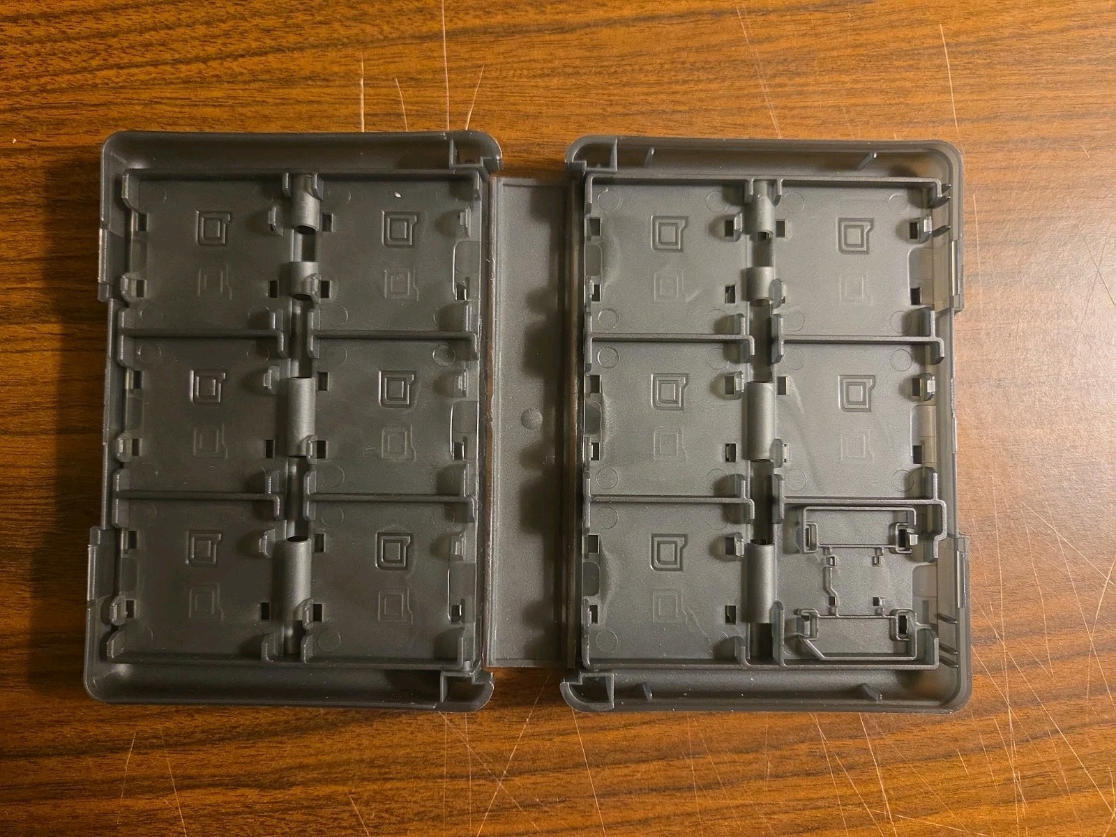 Nintendo DS/3DS 24-in-1 Game Cartridge Case - Plastic Case
