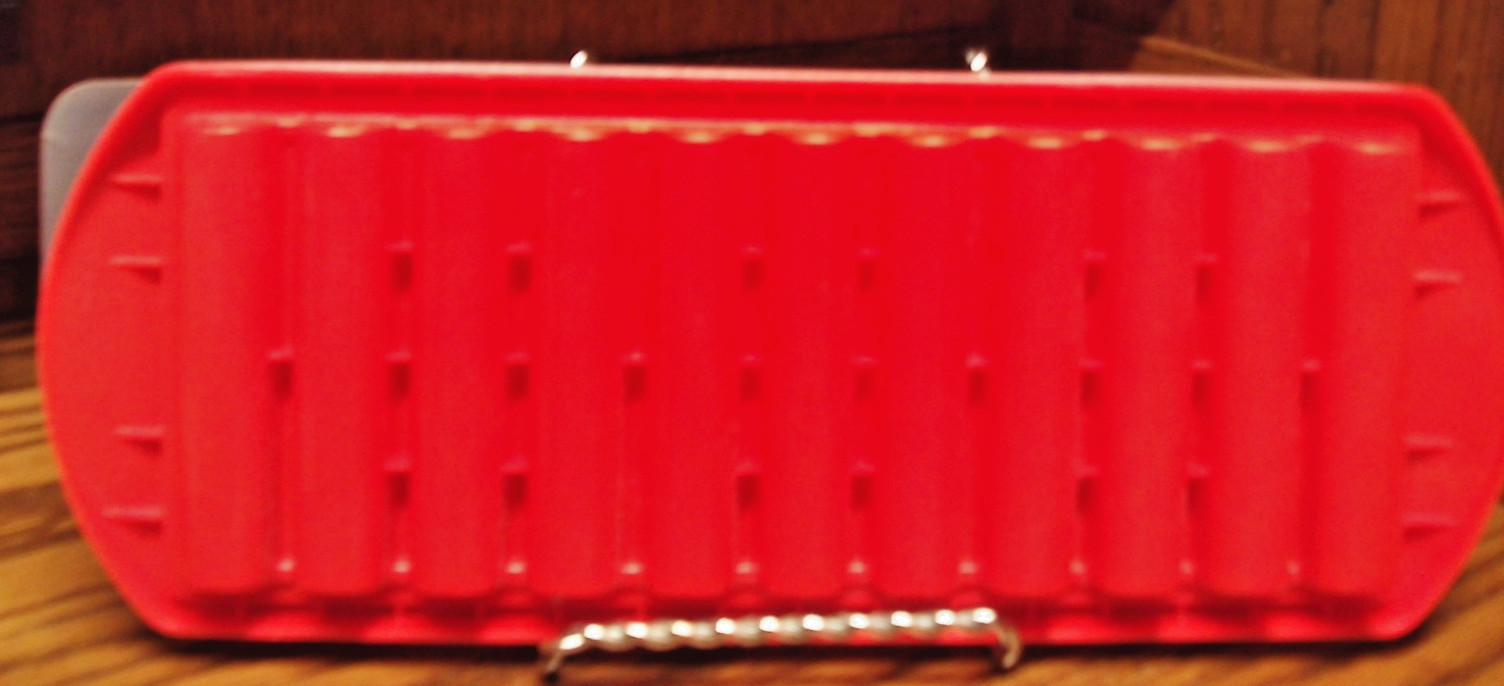 Modern Red Ice Cube Tray-Clear Lid-Easy Release for 11 Cylindrical Cubes 1011