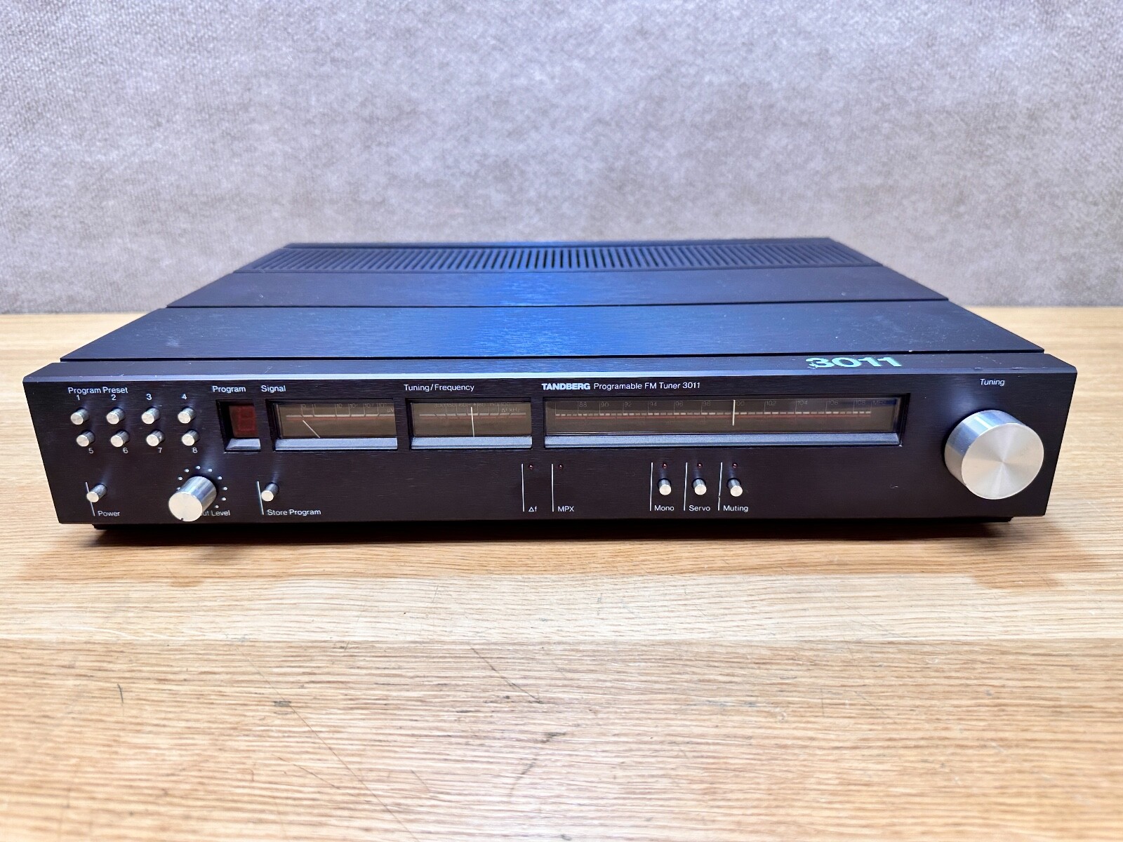 TANDBERG 3011 FM TUNER