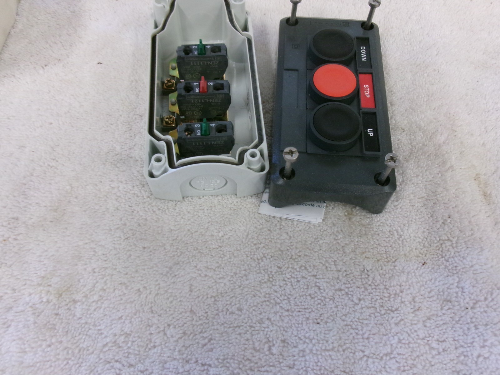 NIB Telemecanique Pushbutton Control Station XALD321