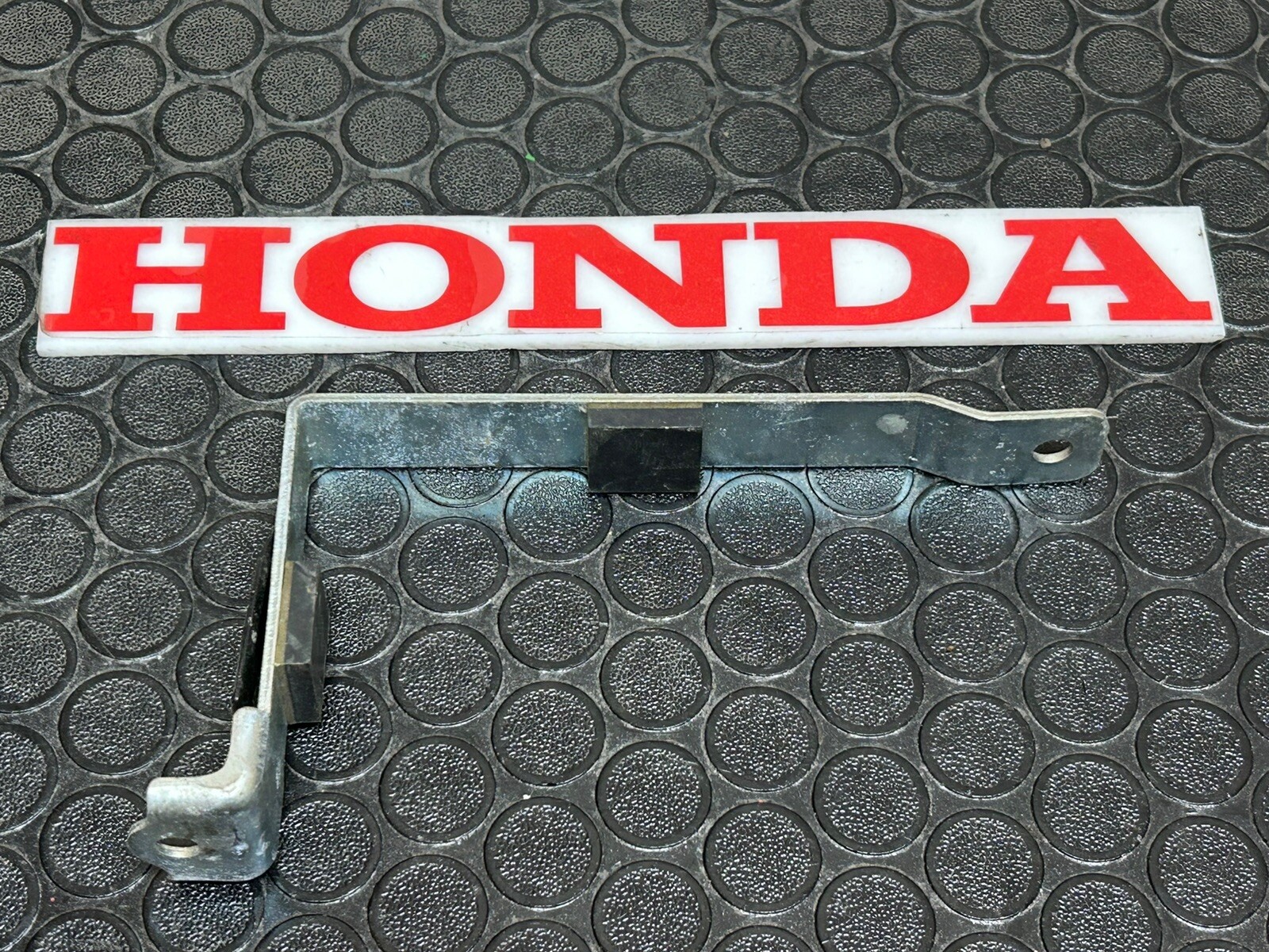 06-14 HONDA TRX450ER BATTERY BRACKET GENUINE OEM TRX 450ER 🔥FAST SHIP 🔥