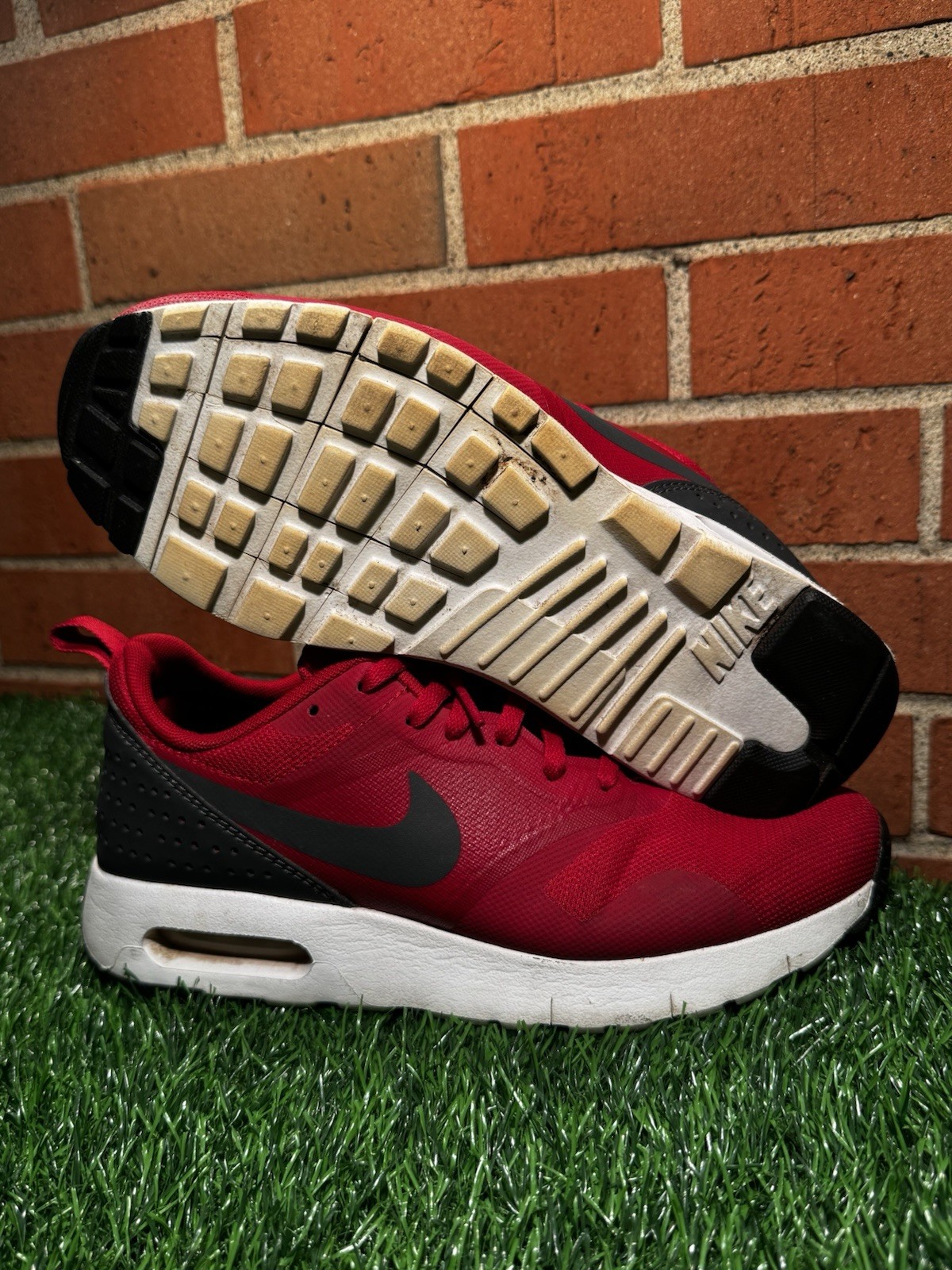 Nike Air Max Tavas Kids Size 6.5y And 8w 814443-600
