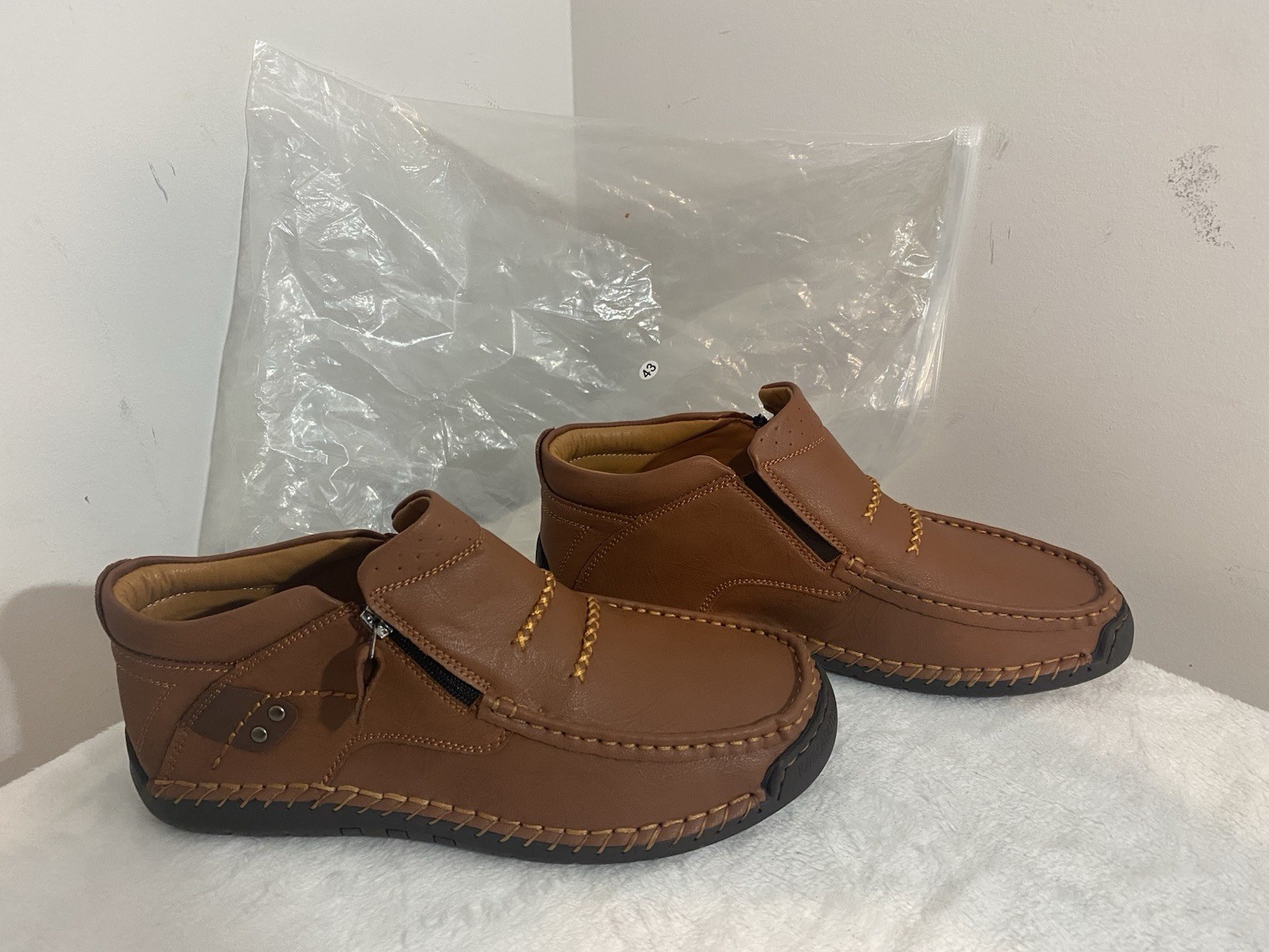 Men's 100% Caoutchouc loafers casual Leather Shoes (Size 43) Brown Or Black NWOT