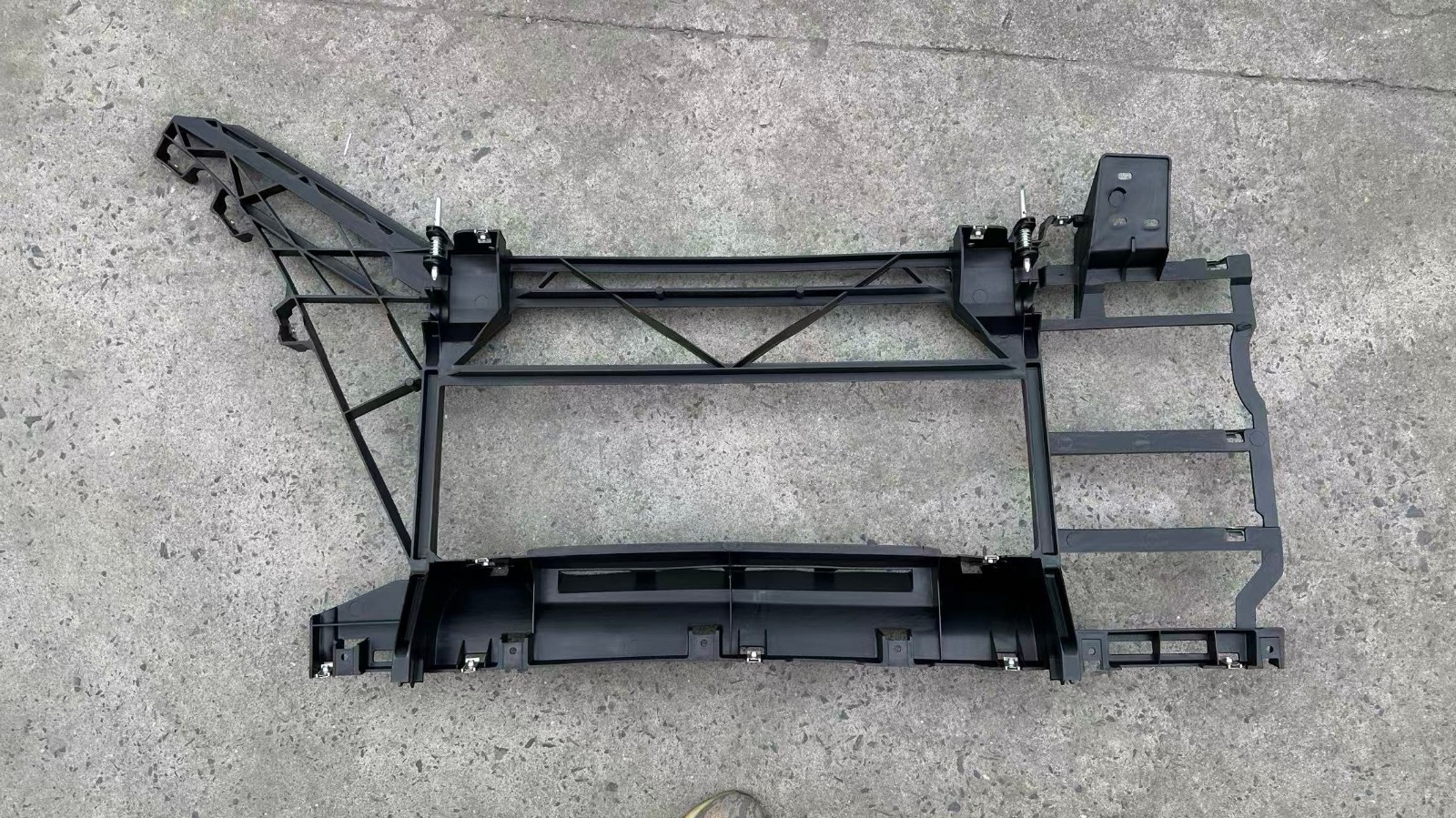 Front Side Fairing Support Passenger Side For Volvo VNL 2018-2024