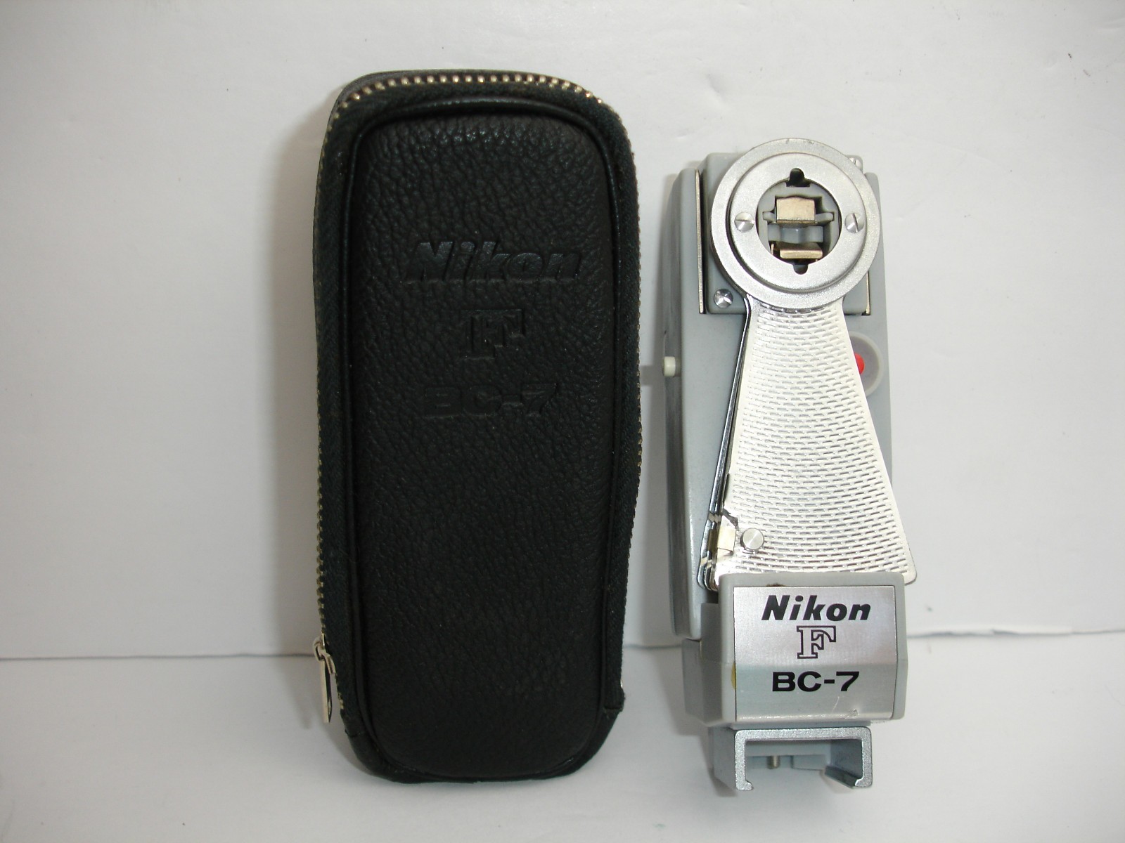 Nikon BC-7 Flash for Nikon F-Mount Cameras w/ Leather Case / old battery