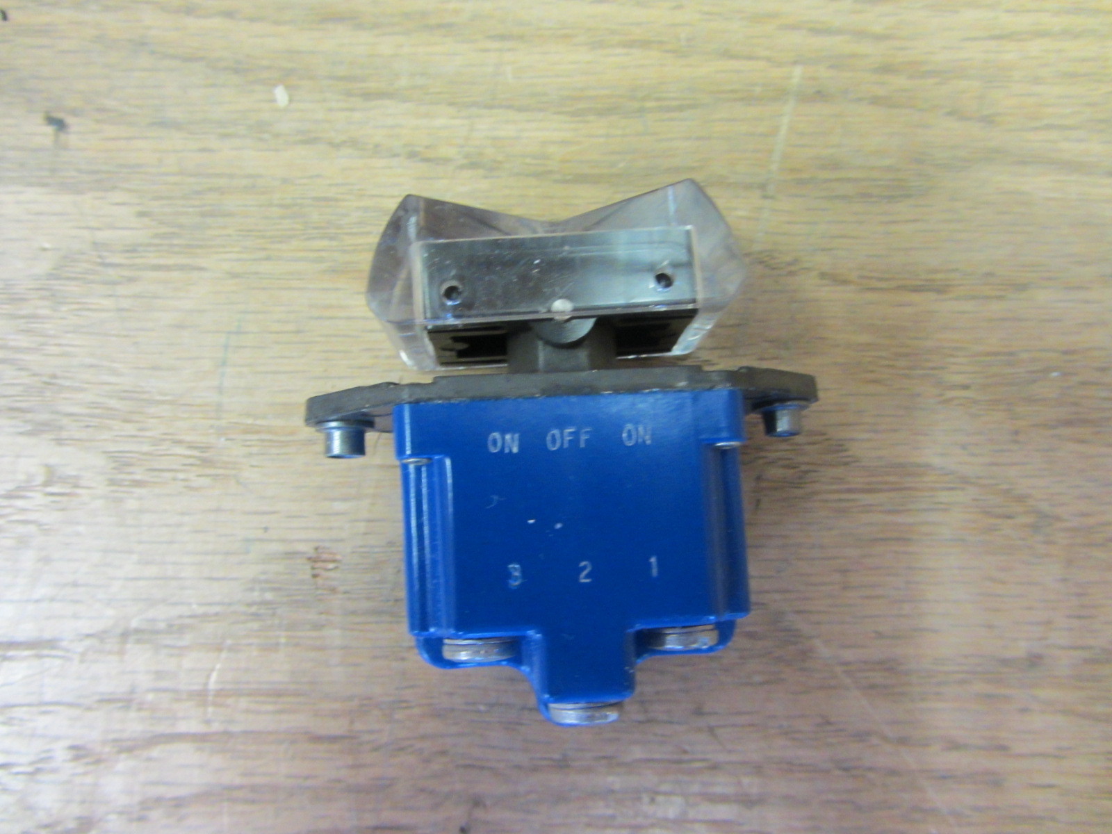 Honeywell 2TP4-7 Micro Switch New in Open Box CSQ
