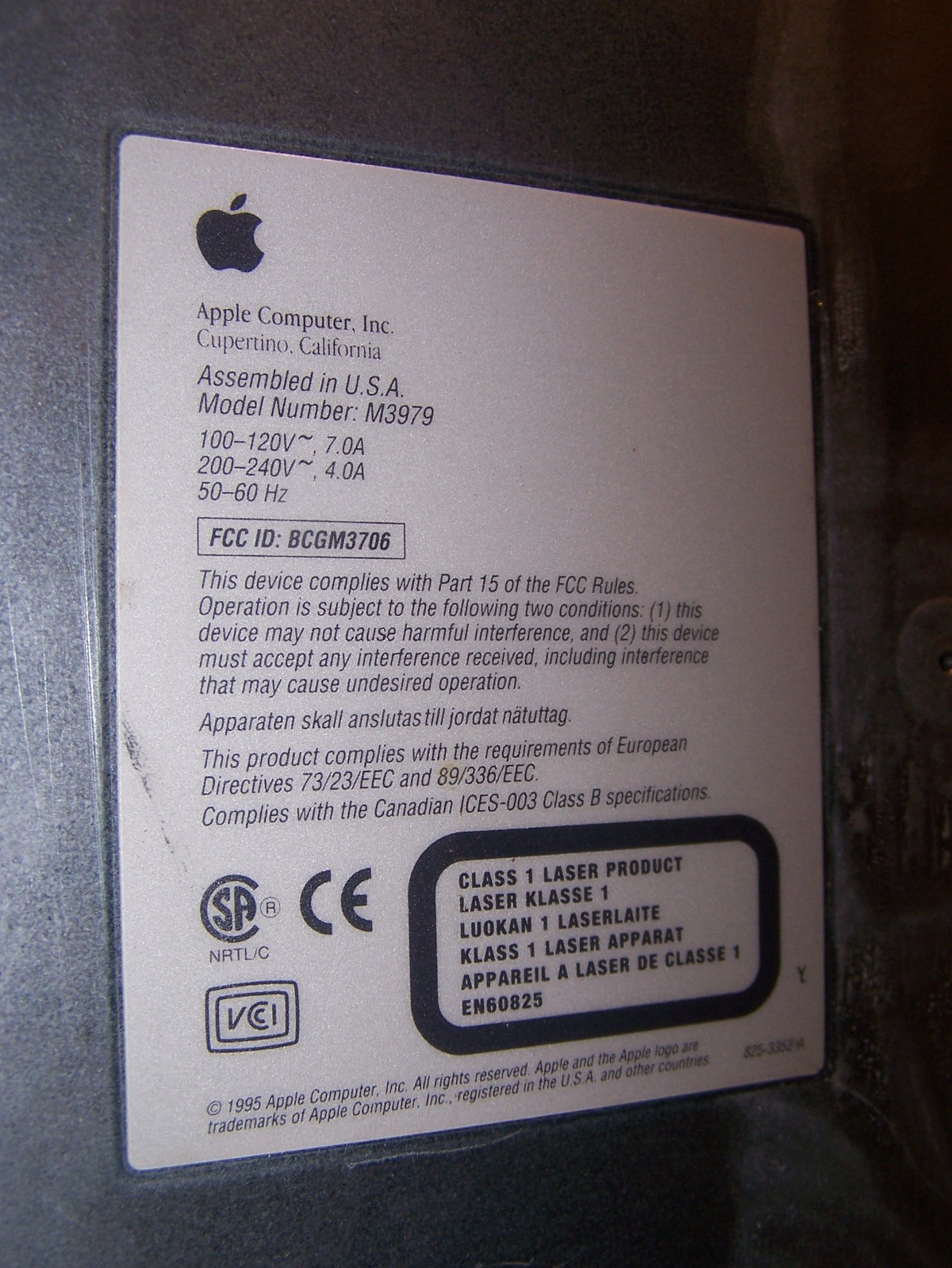 Apple Power Macintosh 7200/90 With KB and Mouse - Working fine